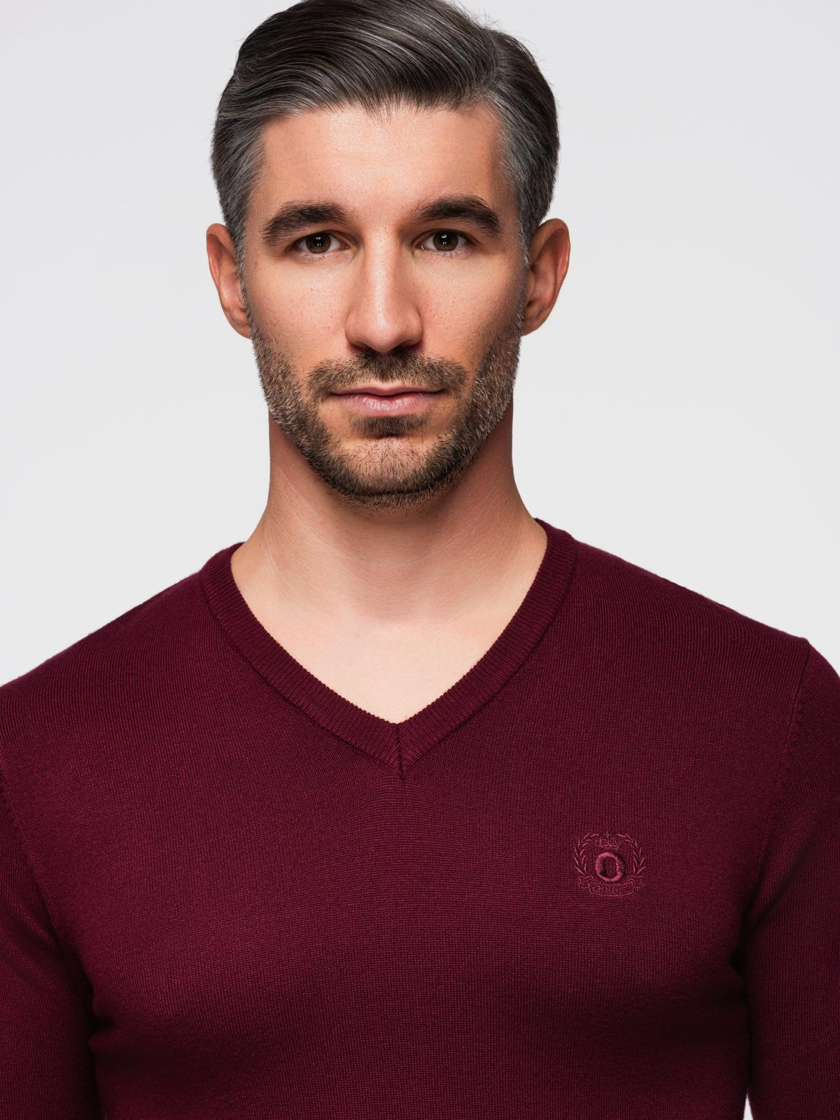 Sweter męski elegancki BASIC V-neck z wiskozą – bordowy V13 - Rozmiar: S