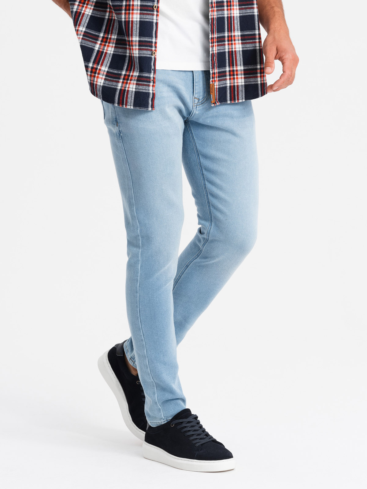 Dopasowane jeansowe spodnie męskie SLIM FIT z elastanem – błękitne V3 - Rozmiar: L