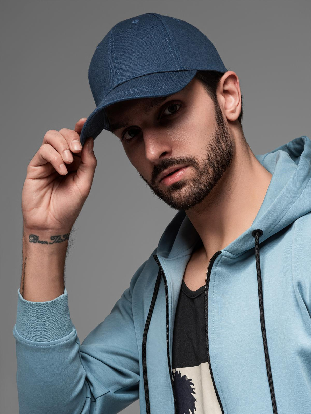 Jednokolorowa czapka męska bejsbolówka z daszkiem – granatowa V2