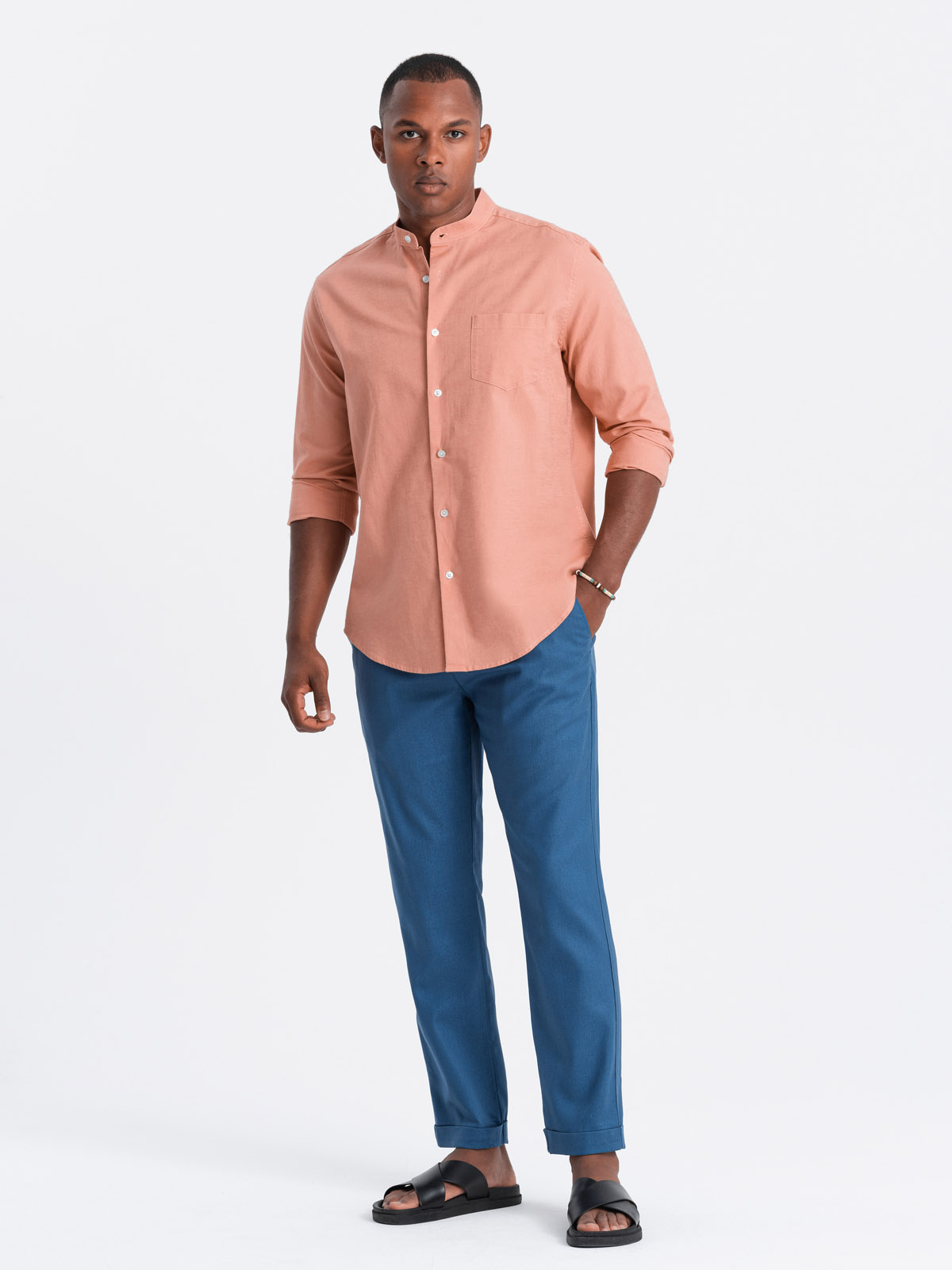 Męskie spodnie podwijane chino z dodatkiem lnu – niebieski denim V5 - Rozmiar: L