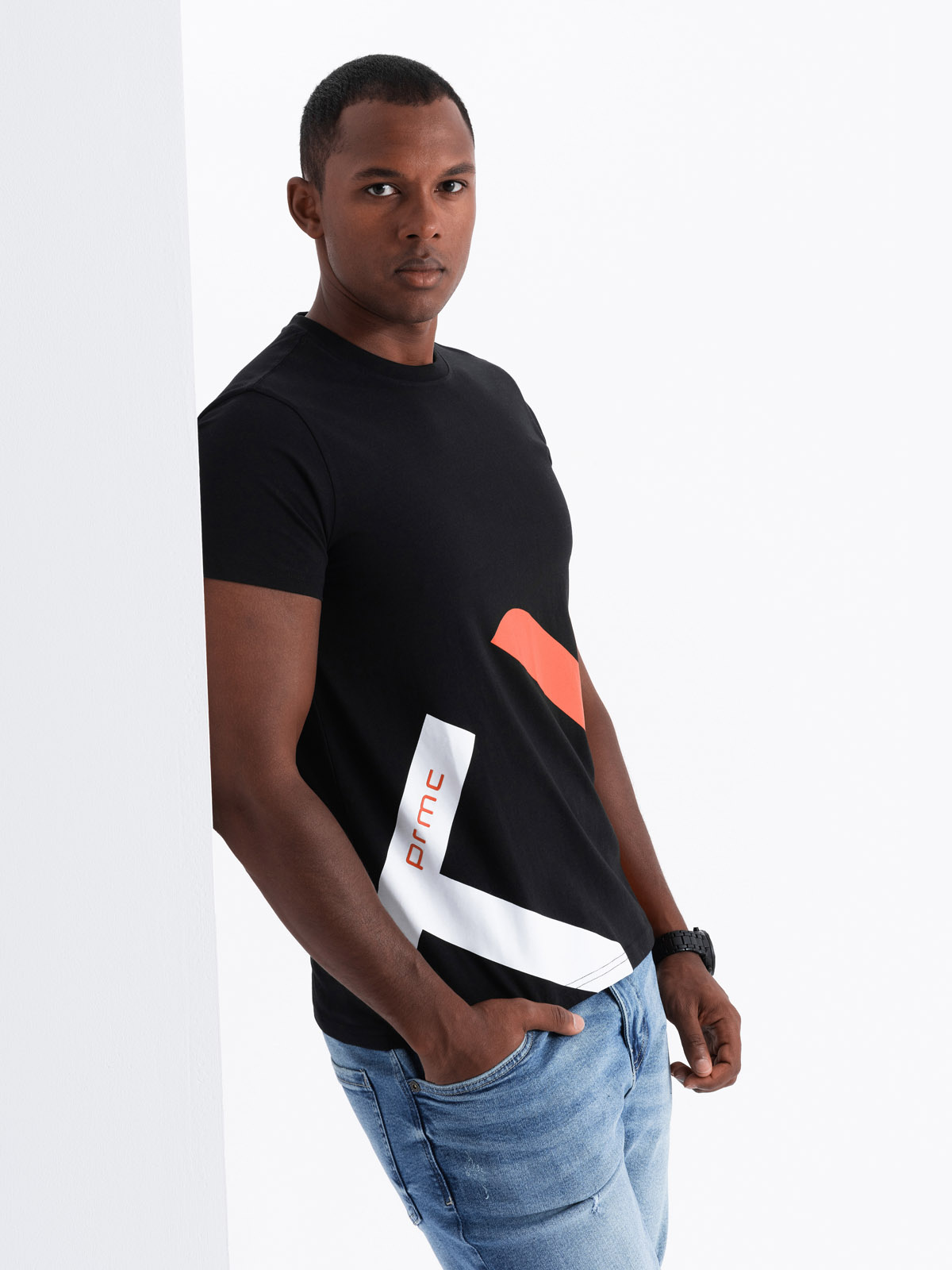 Bawełniany męski t-shirt z kontrastowym dwukolorowym printem – czarny V1