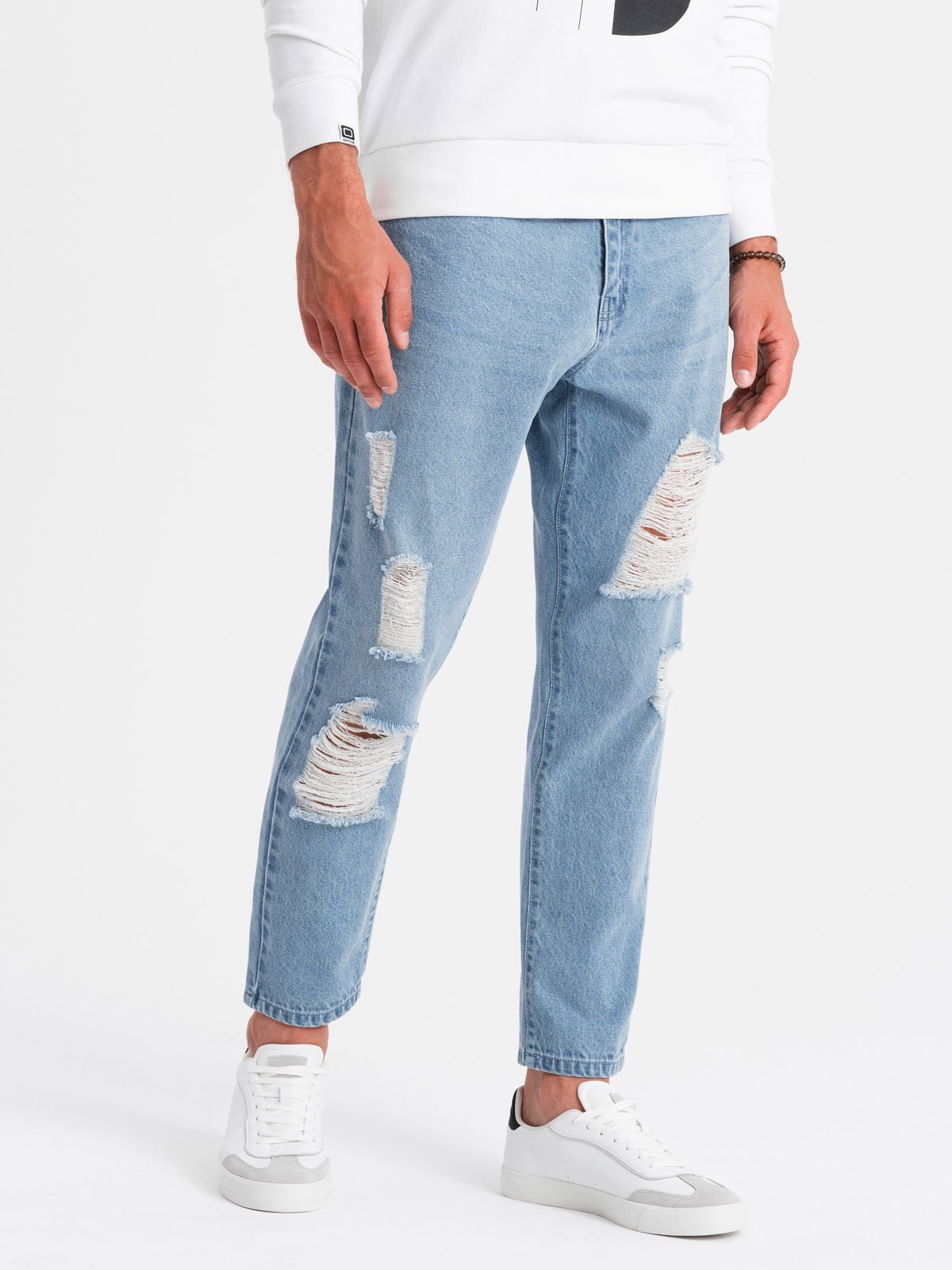Męskie spodnie jeansowe TAPERED FIT z dziurami – jasnoniebieskie V1
