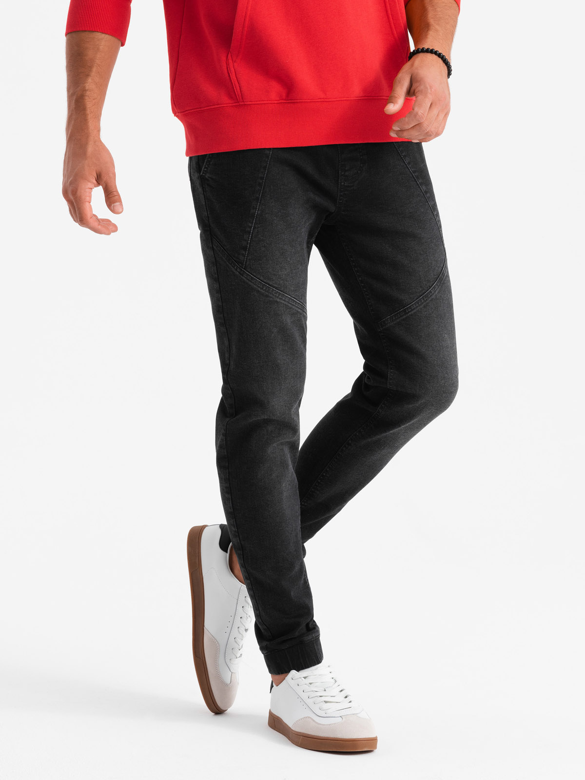 Męskie jeansowe joggery z asymetrycznymi przeszyciami – czarne V3 - Rozmiar: M