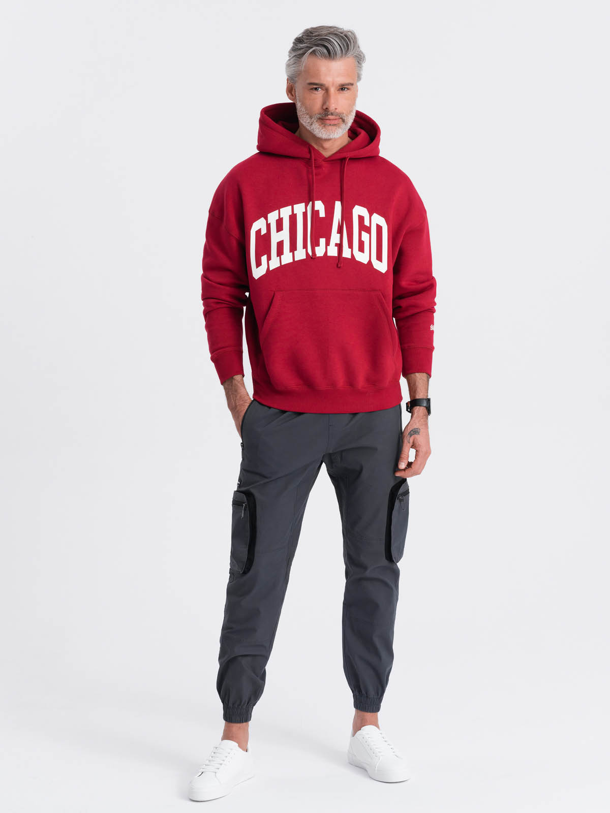 Męskie spodnie JOGGERY z odstającymi i zapinanymi kieszeniami cargo - grafitowe V6 - Rozmiar: L