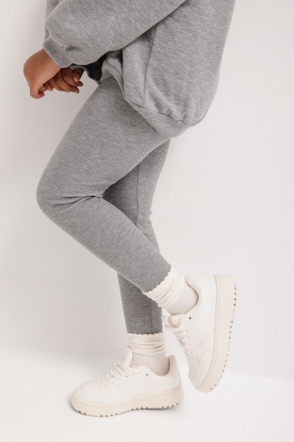 MINI legginsy z prążkowanej dzianiny w kolorze DEEP GREY - HIPS