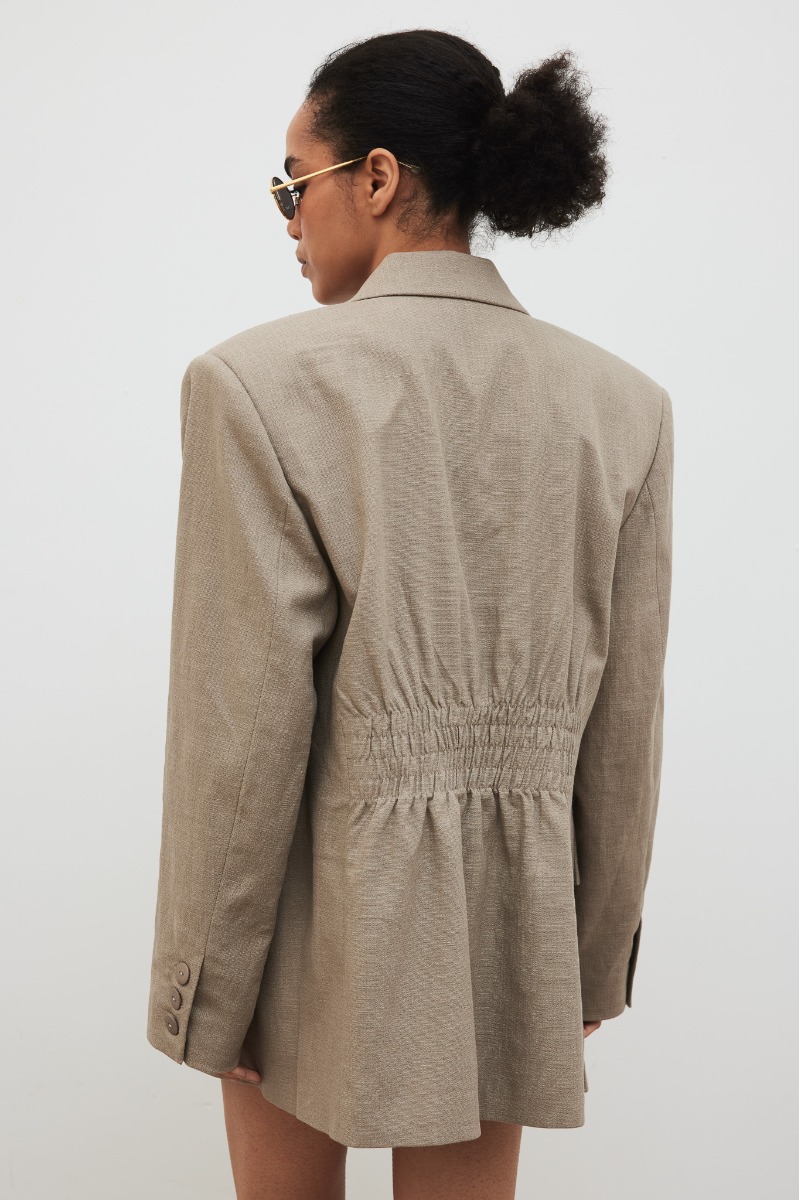 Marynarka z marszczeniem w kolorze CAPUCCINO - ROCHELLE