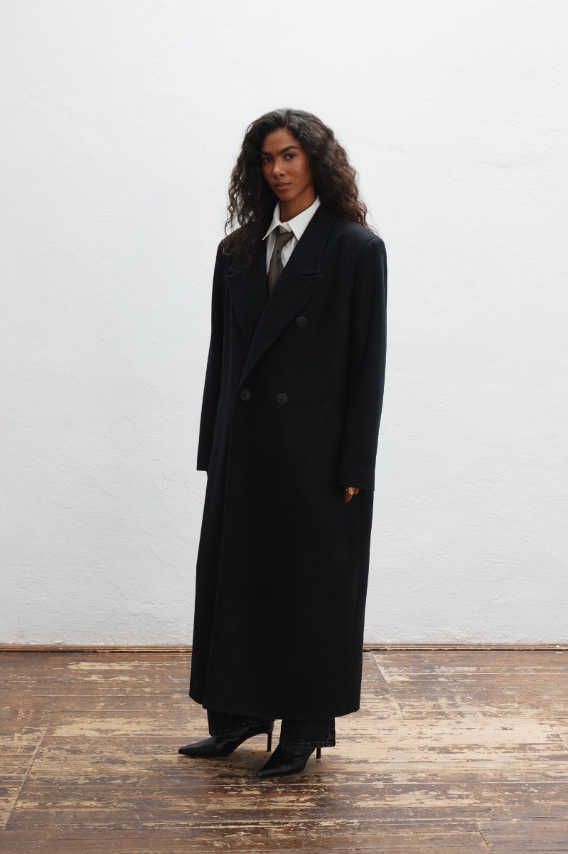 Wełniany trencz w kolorze TOTALLY BLACK - TESORO-S