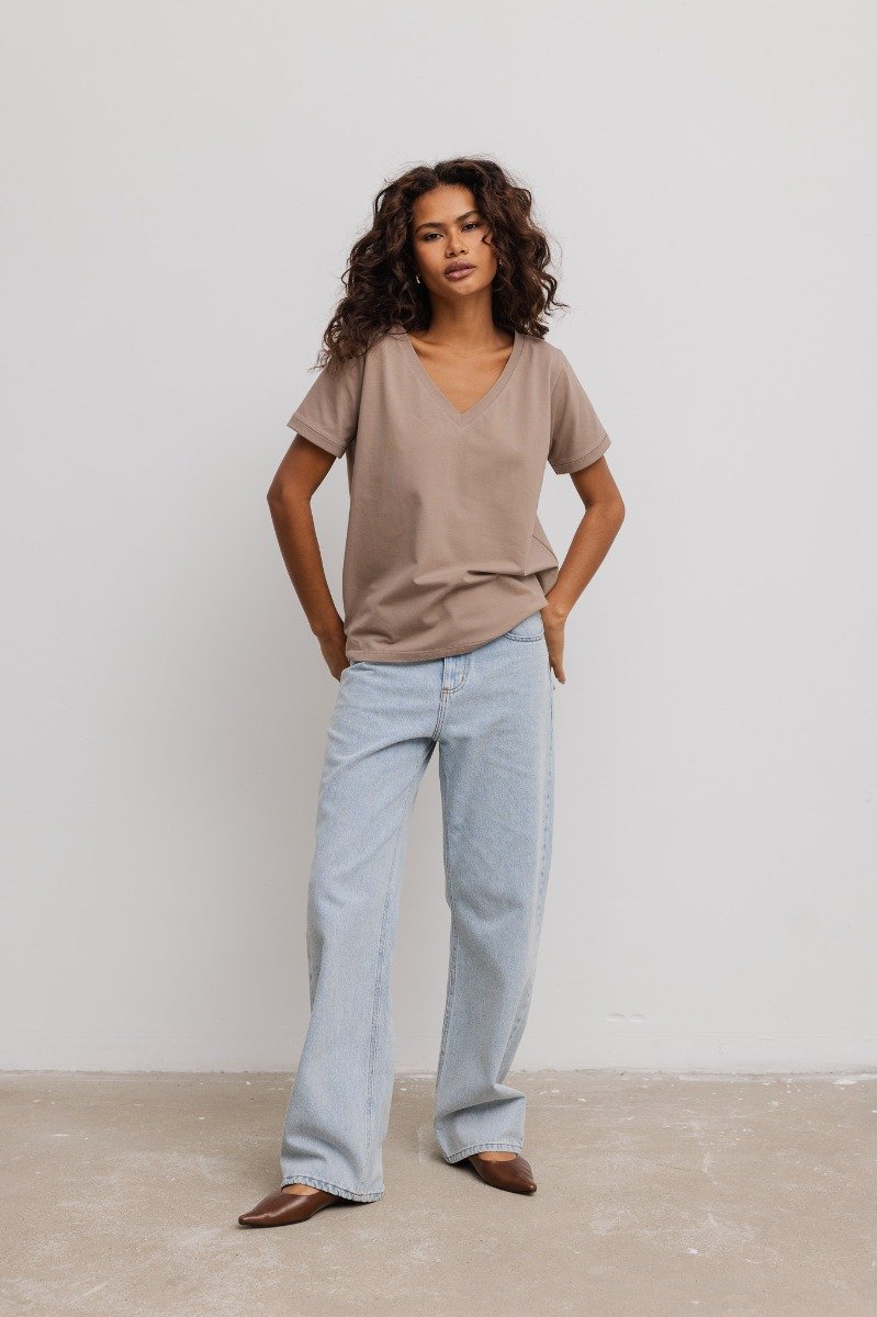 T shirt z dekoltem w kształcie V w kolorze LATTE- V NECK-S