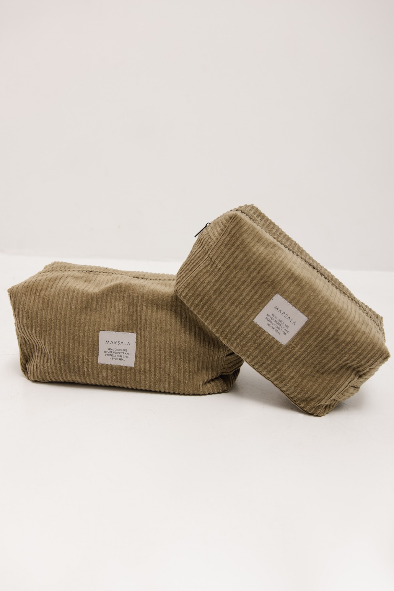 Kosmetyczka ze sztruksu w kolorze KHAKI-TRAVEL small size