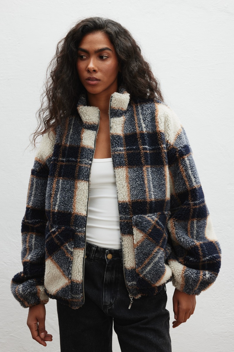 Wełniana bluza typu baranek w kratę GRANATOWO BEŻOWĄ - VELMORE 9343-UNI