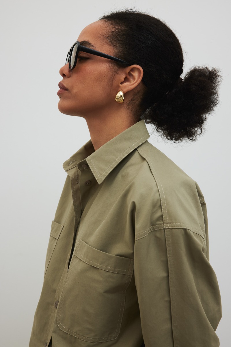 Bawełniana koszula o prostym kroju w kolorze KHAKI - RESONATE