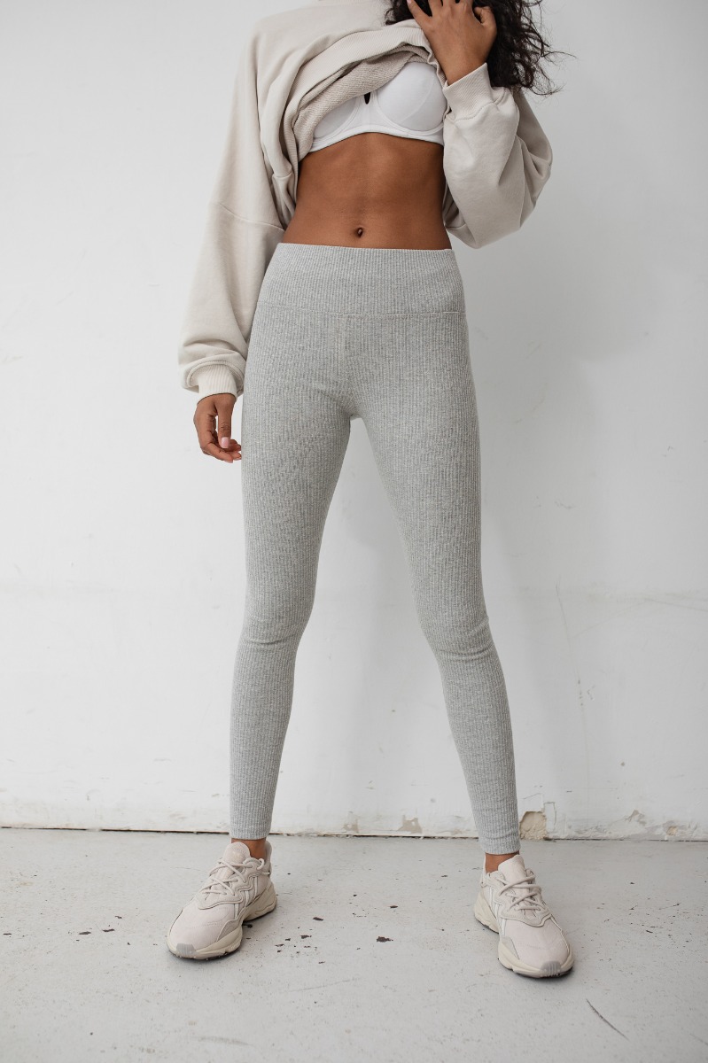 Legginsy damskie z prążkowanej dzianiny w kolorze LIGHT GREY MELANGE - HIPS