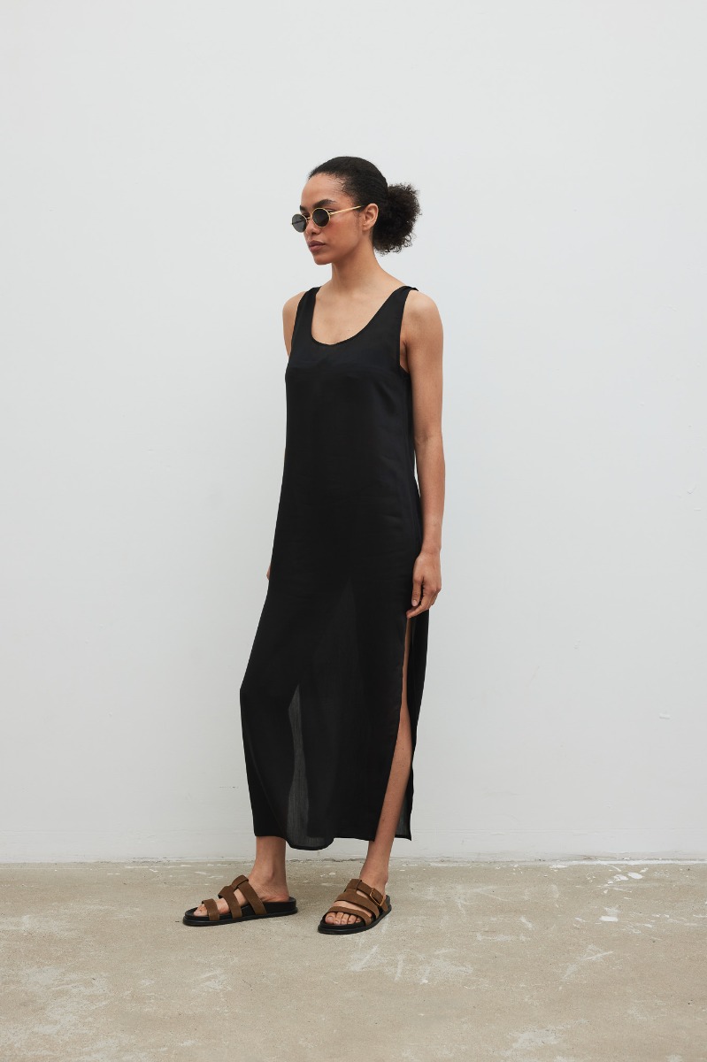 Sukienka MAXI z rozcięciami w kolorze BLACK - AIR-XS/S