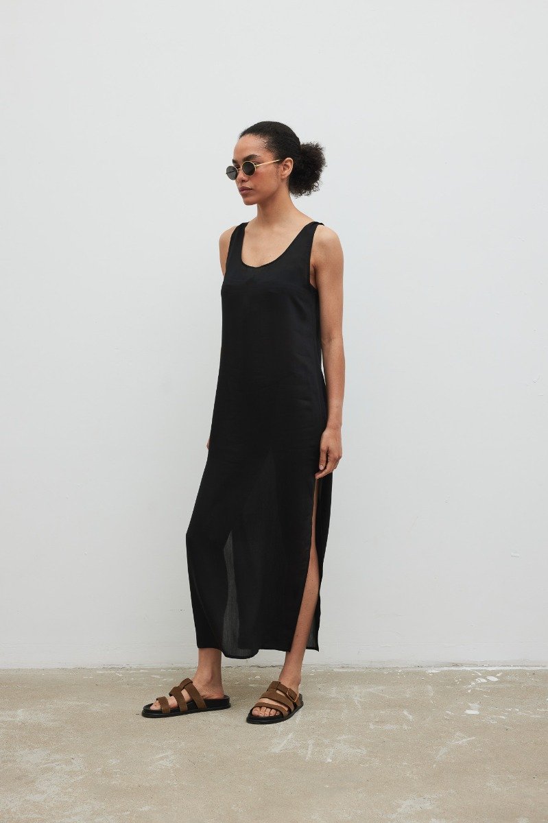 Sukienka MAXI z rozcięciami w kolorze BLACK - AIR-XS/S