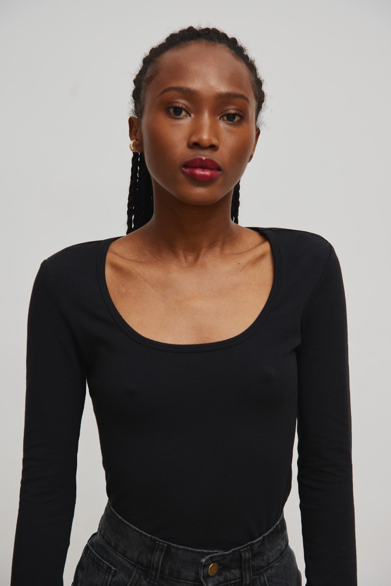 Dopasowany top z długim rękawem w kolorze TOTALLY BLACK - LITE-L