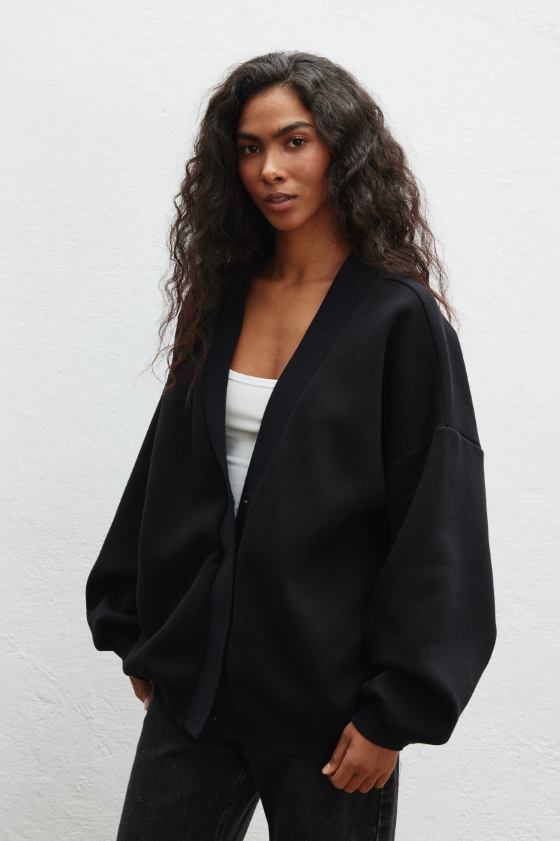 Bluza typu oversize z napami w kolorze TOTALLY BLACK - SWELL-UNI