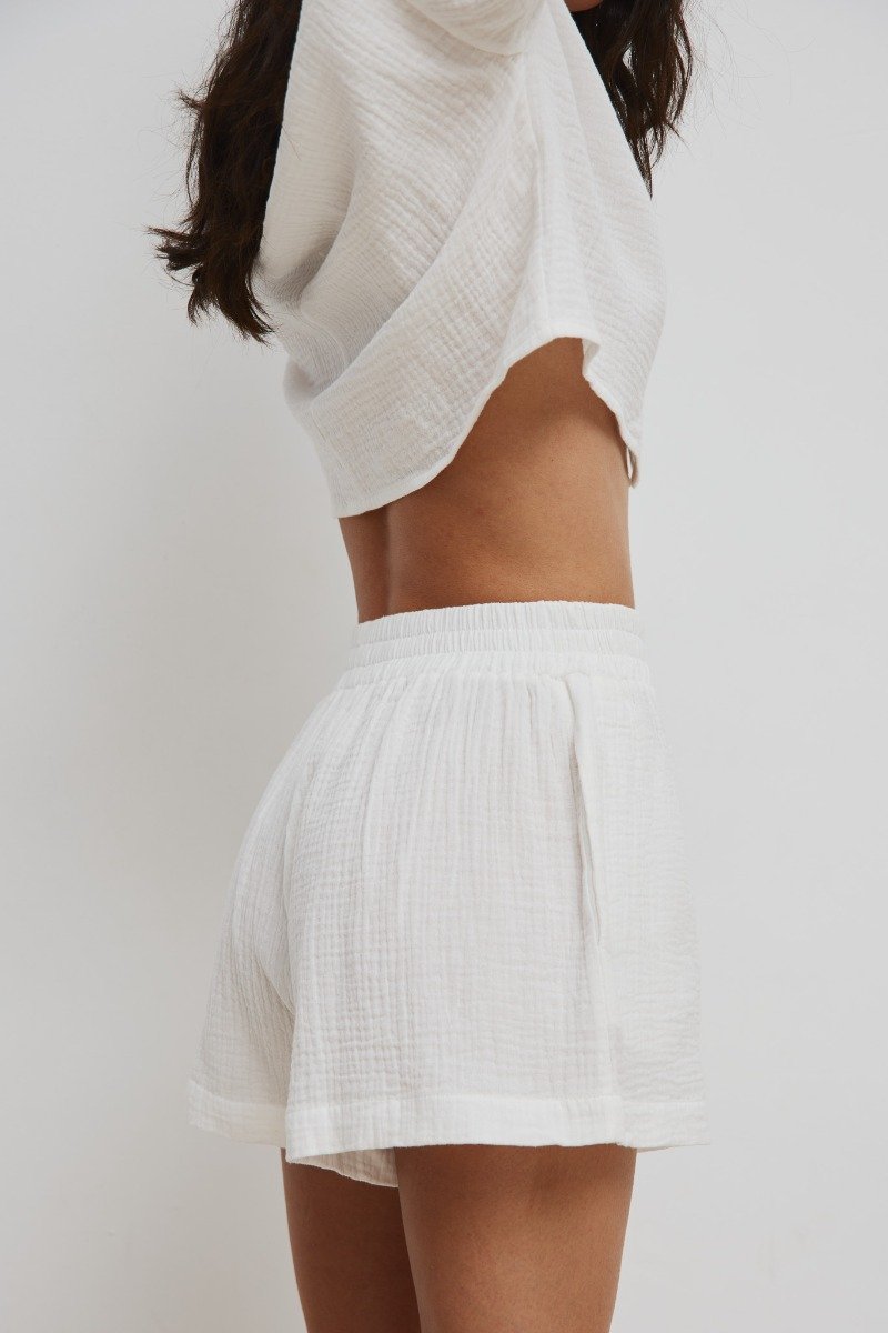 Krótkie spodenki zmuślinu w kolorze ECRU - CANO-XS