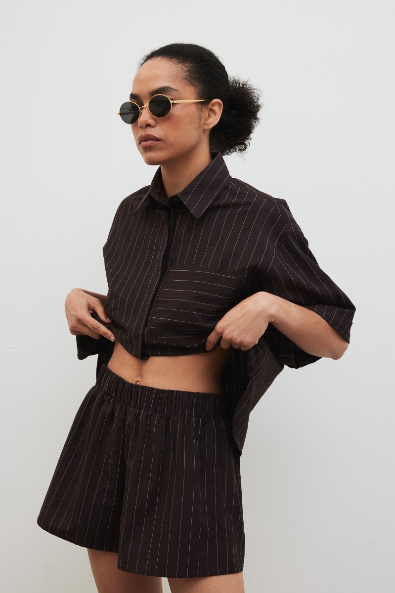 Szorty w paski w kolorze BROWN ESPRESSO - SHELLY-S