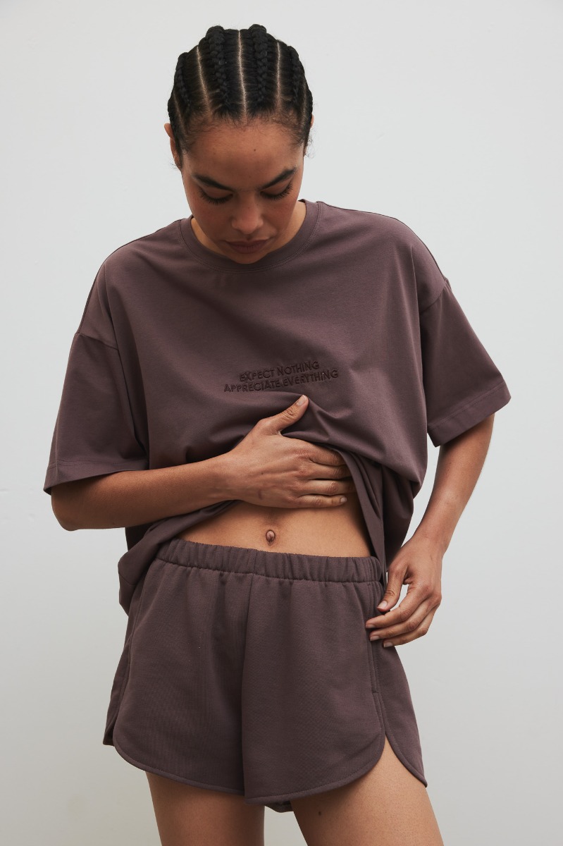 Szorty z dzianiny dresowej w kolorze PURPLE TAUPE - HOMEY-S