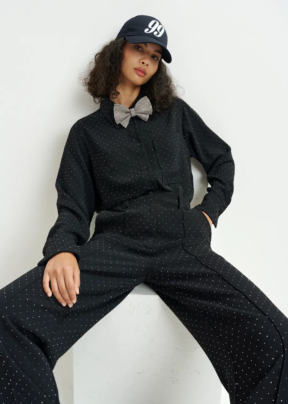 CZARNA KOSZULA OVERSIZE OZDOBIONA CYRKONIAMI ESSENTIEL ANTWERP