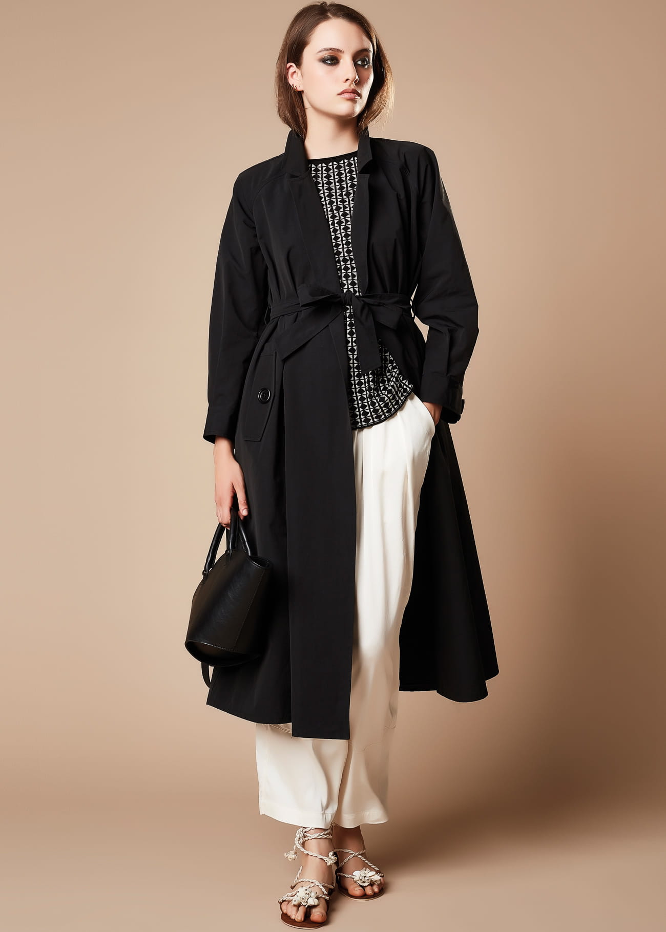 CZARNY PŁASZCZ ALLESIA SANTI