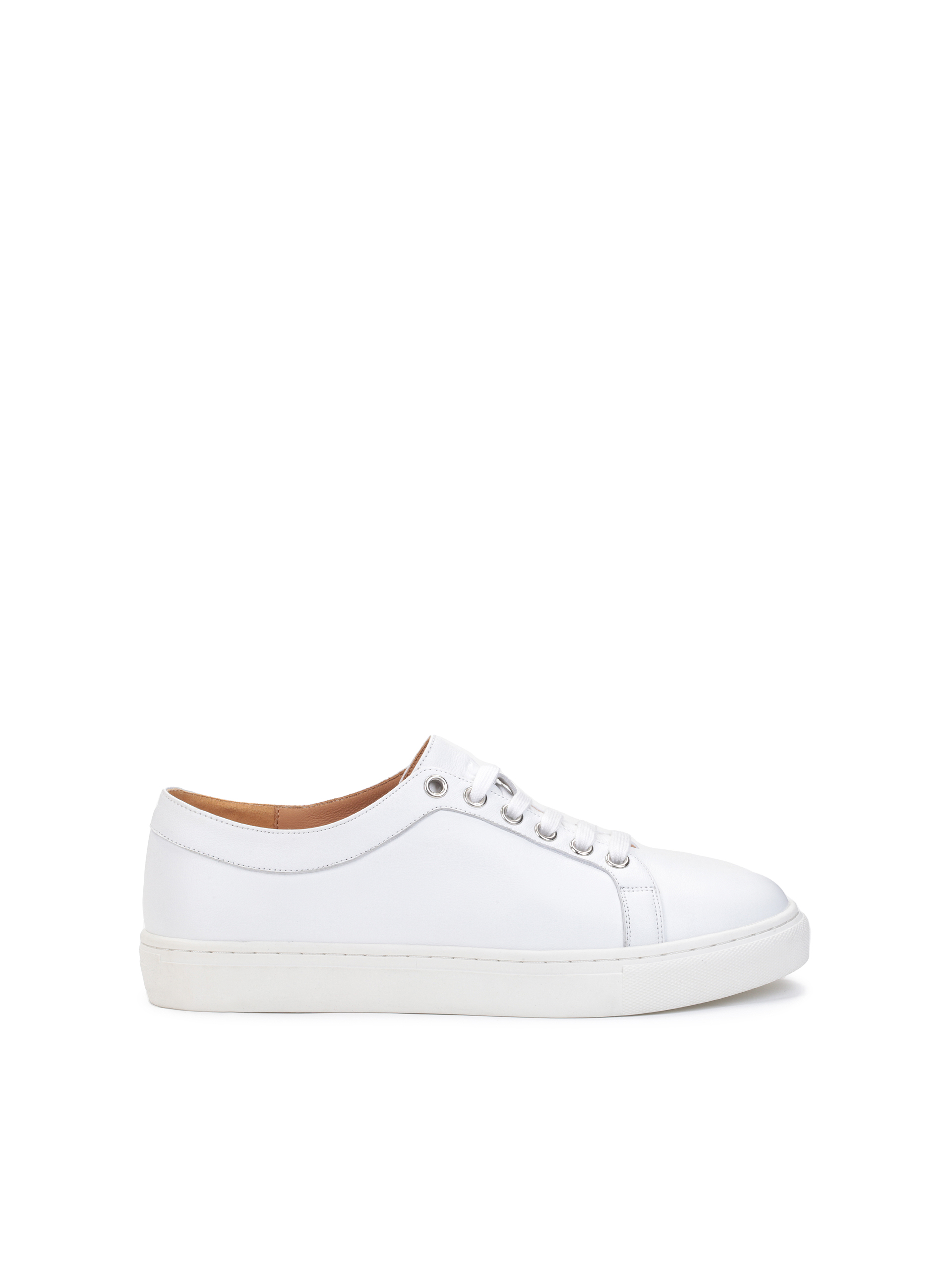 Białe skórzane sneakersy damskie w minimalistycznym stylu