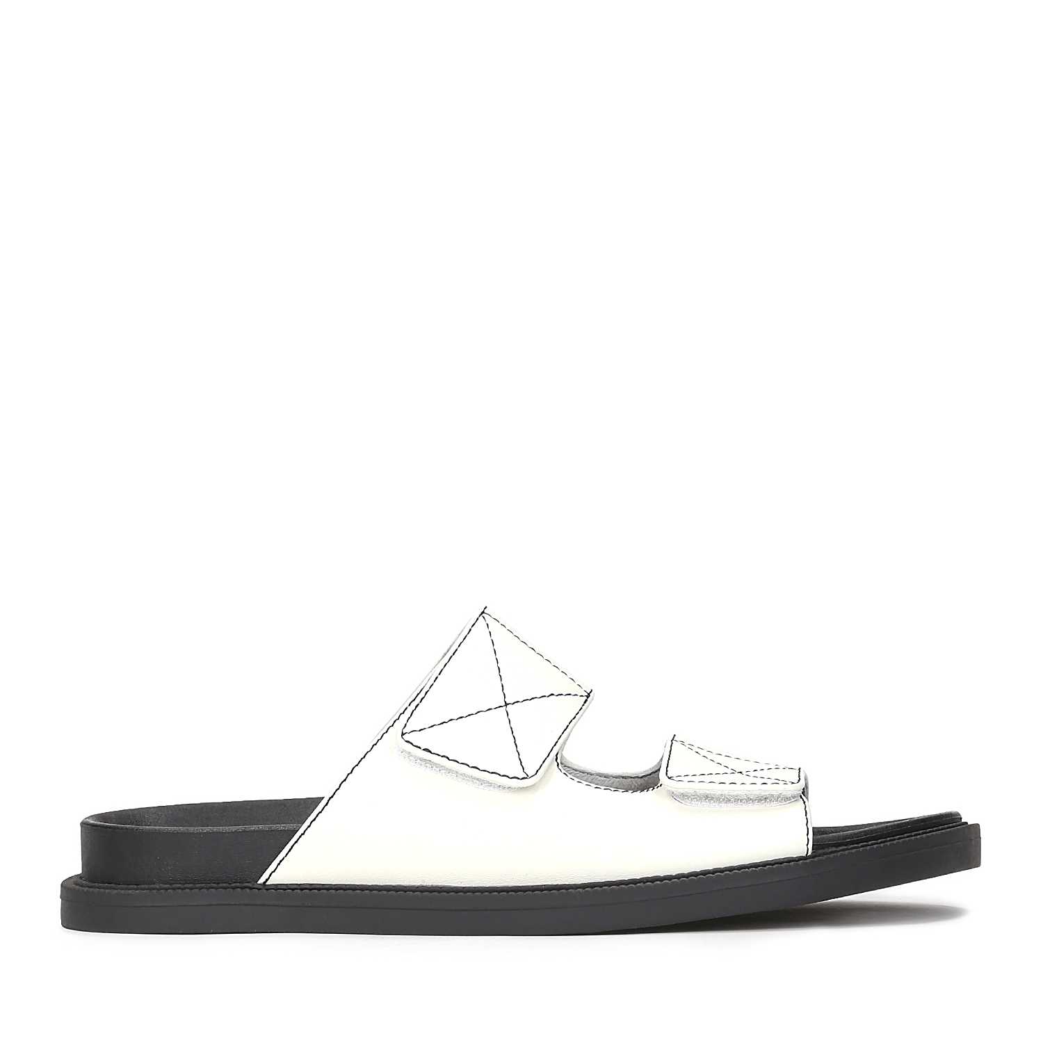 Białe klapki damskie