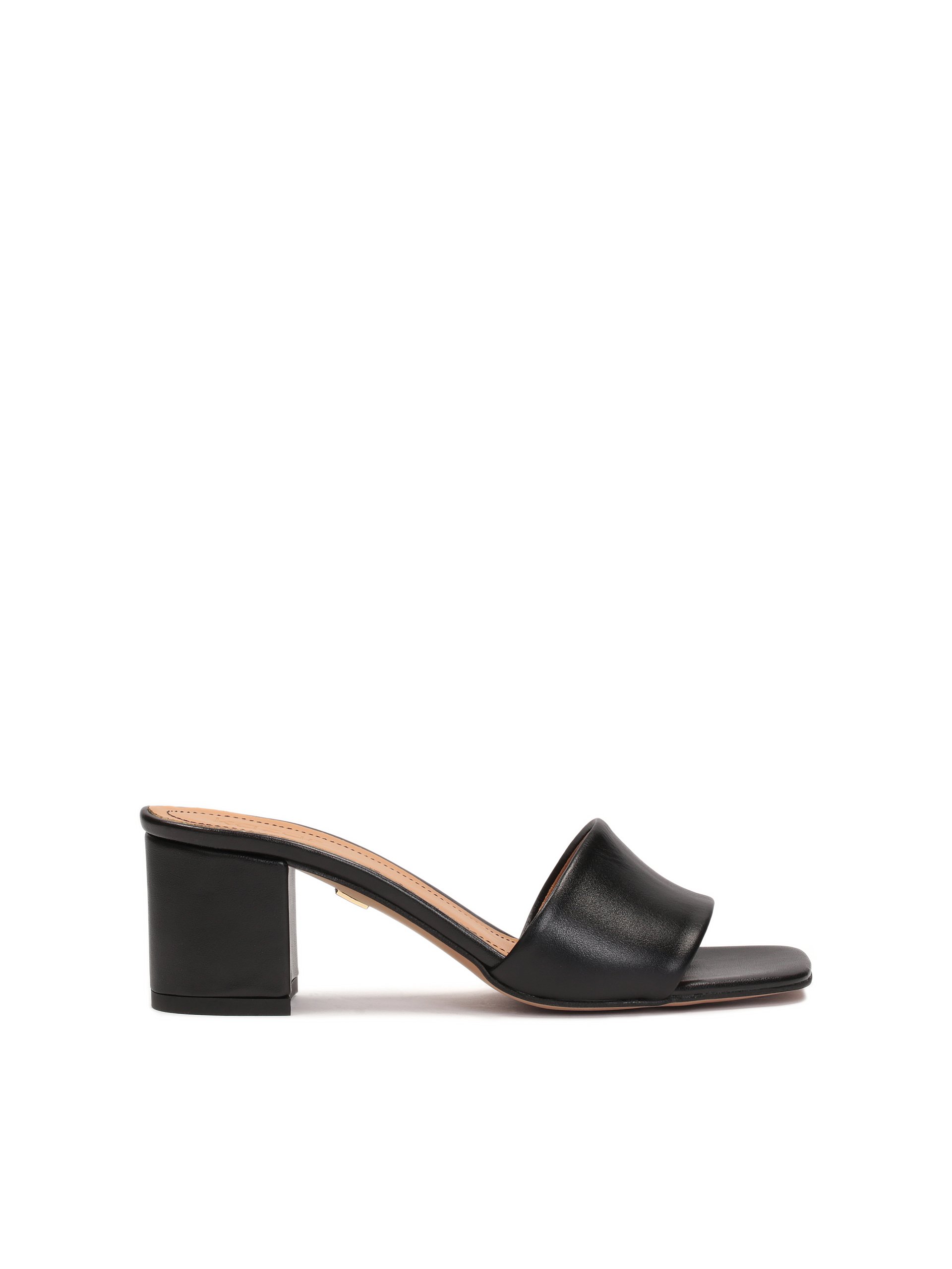 Czarne klapki na słupku minimal