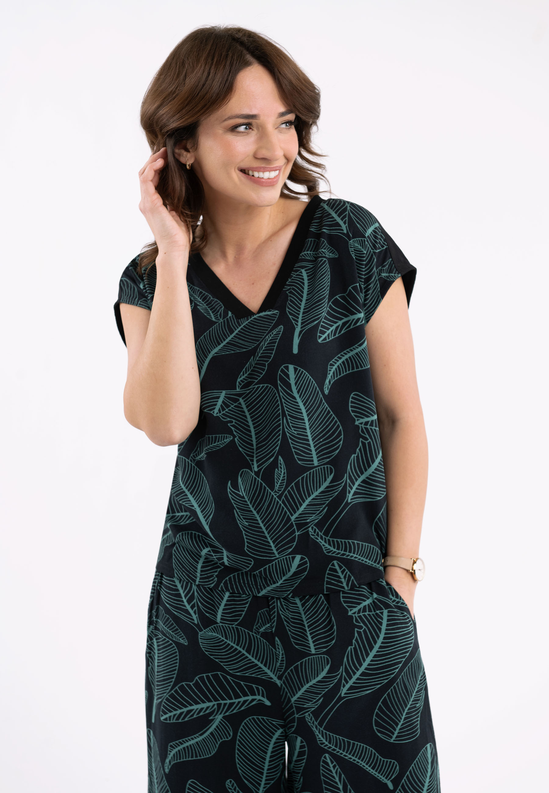 Czarna bluzka z wzorem C-MODI