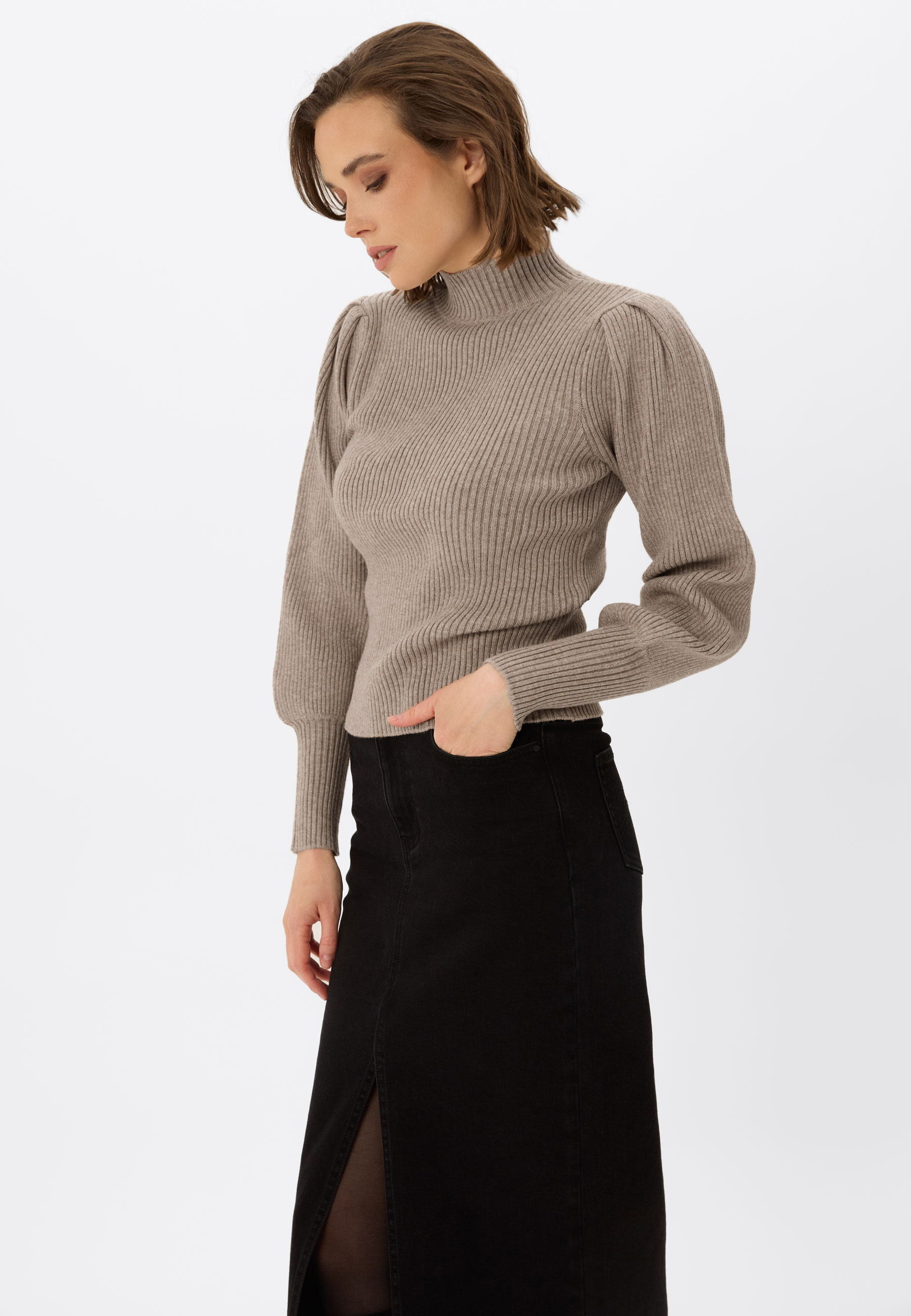 Prążkowany sweter S-MOKA