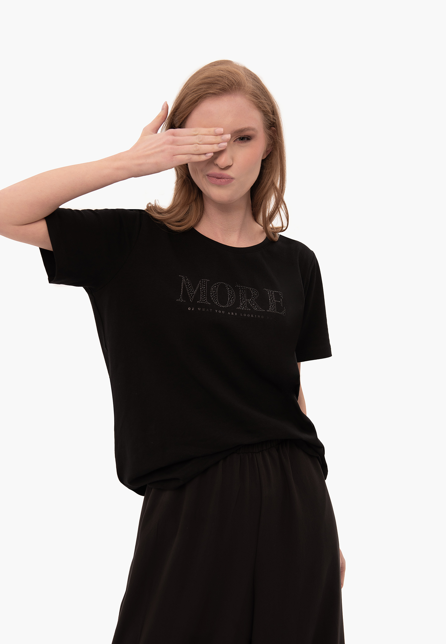 Czarny t-shirt, Comfort Fit, T-MORE