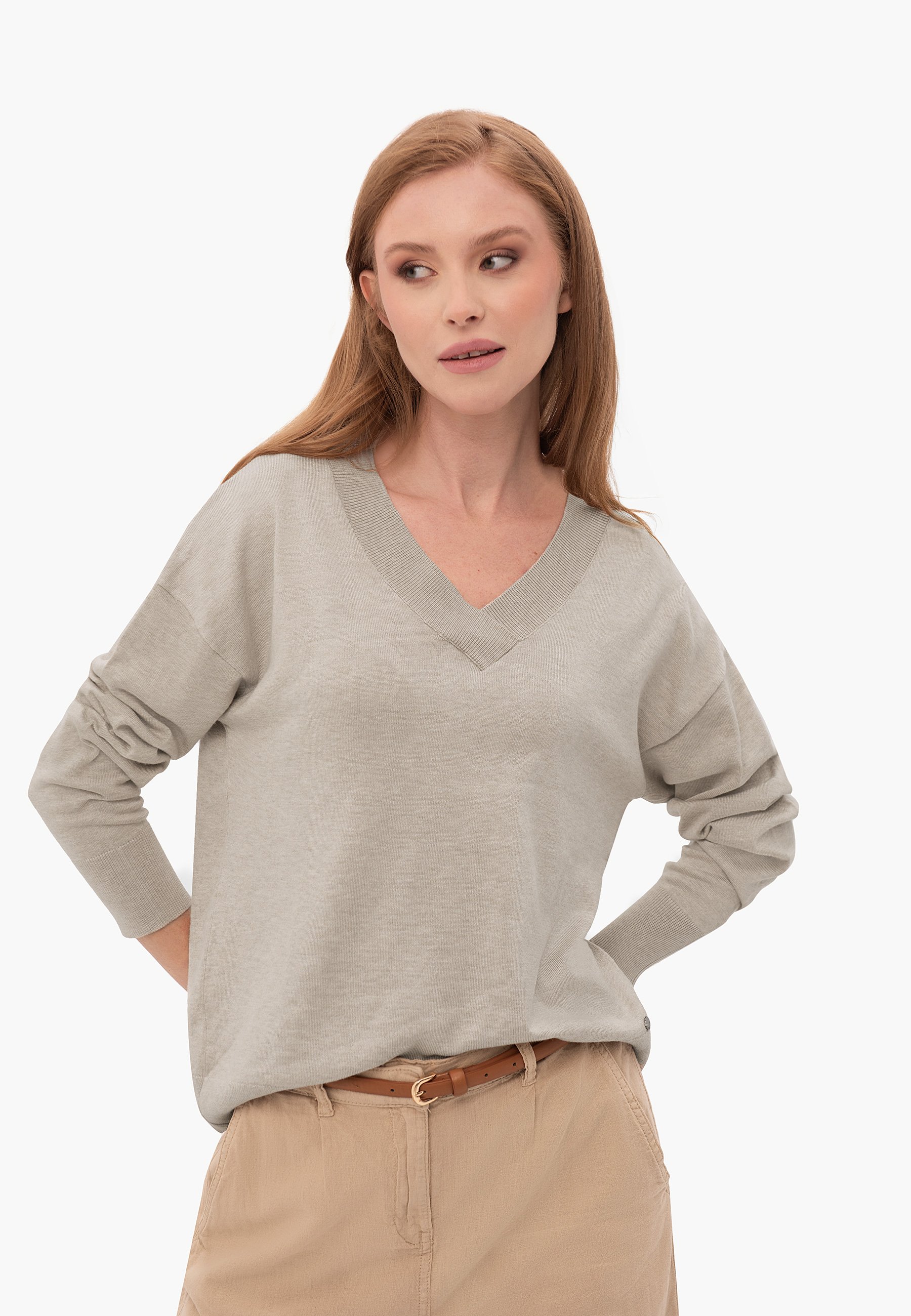 Luźny sweter z dekoltem w serek S-JOY