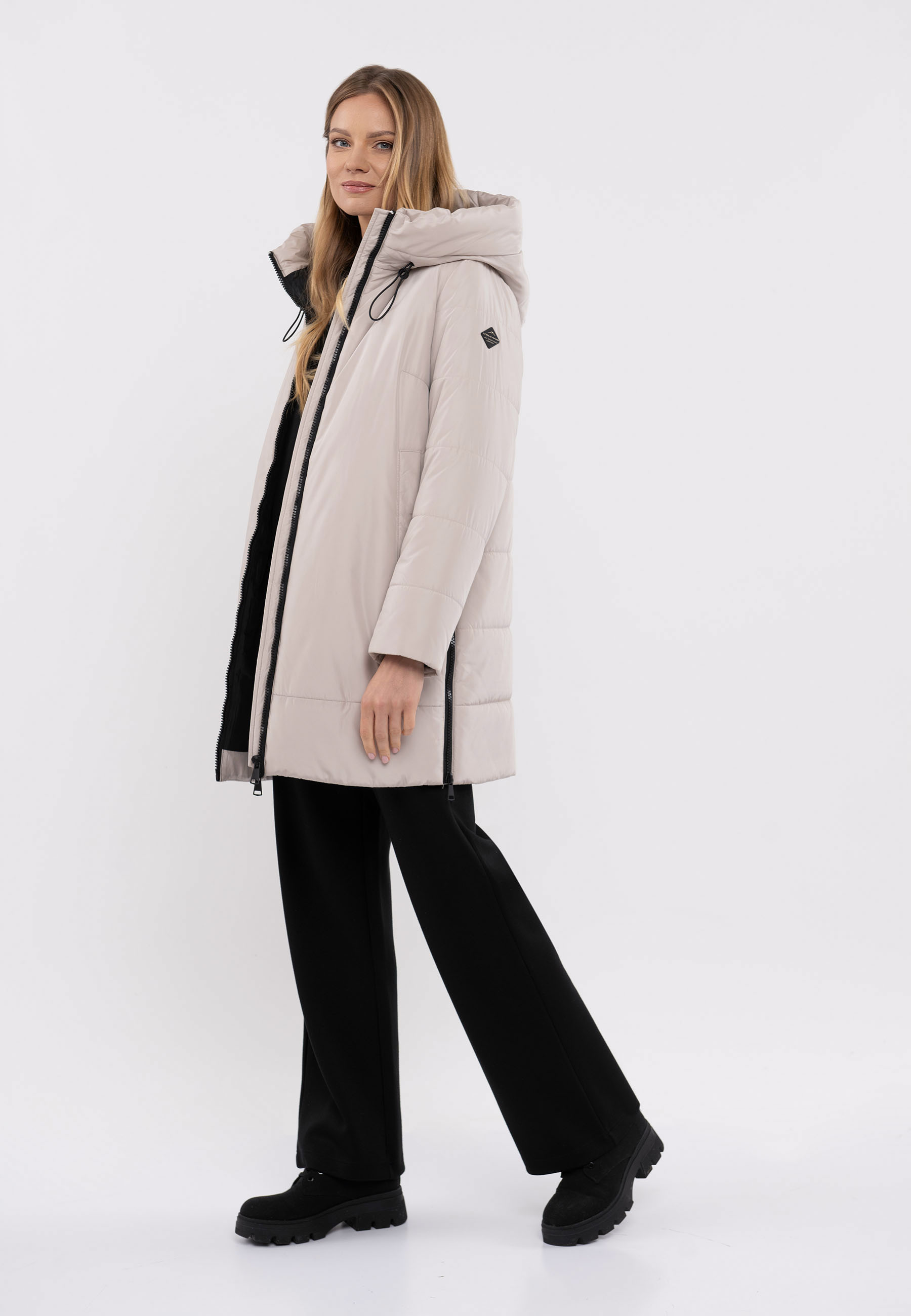 Krótki płaszcz z kapturem J-ADRIA