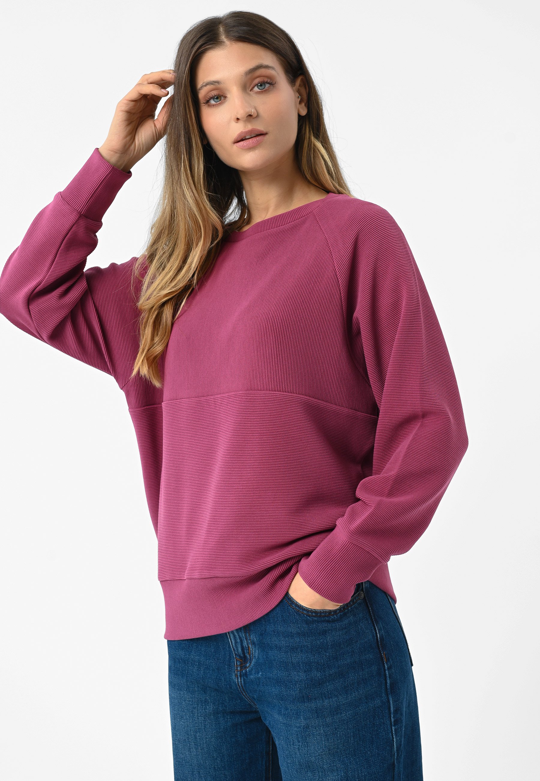 Prążkowana, luźna bluza B-MINK