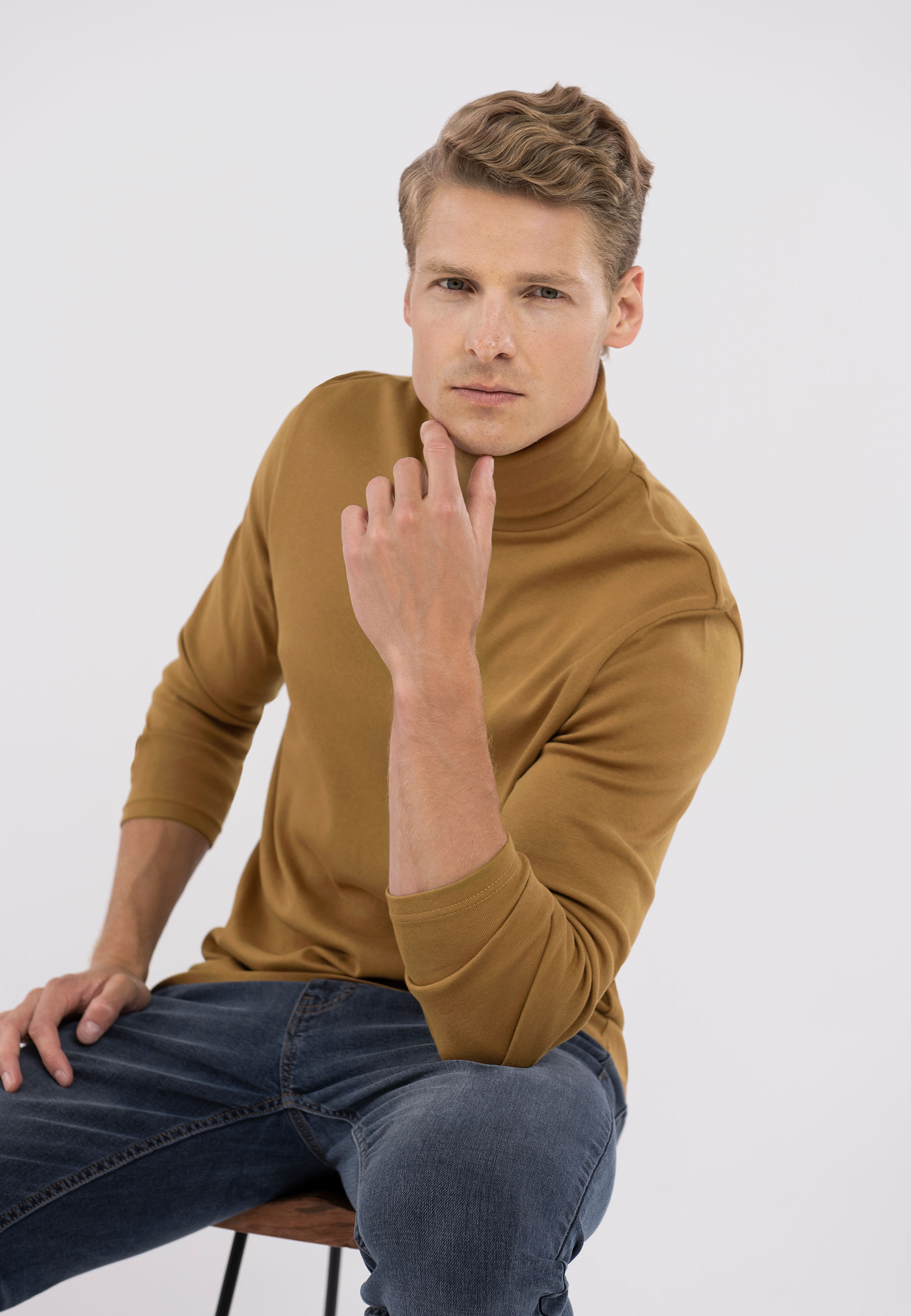 Bawełniany longsleeve z golfem L-GOLDI