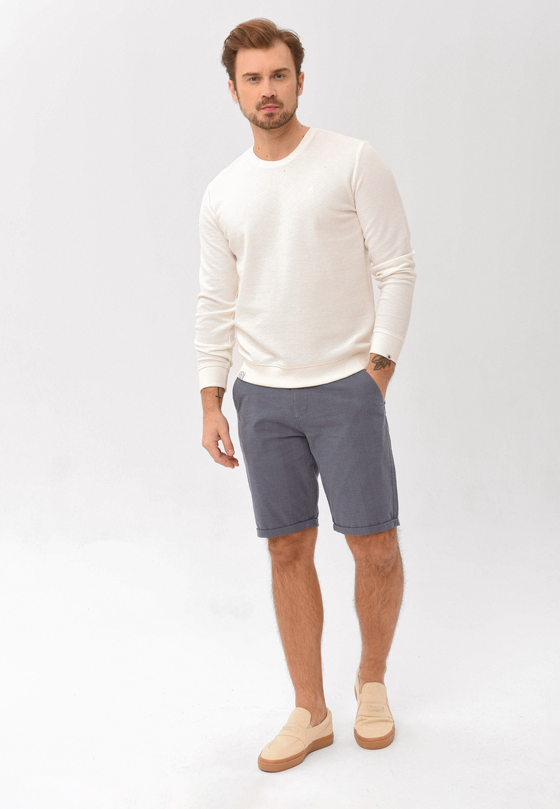 Krótkie spodenki z paskiem P-DANIELS