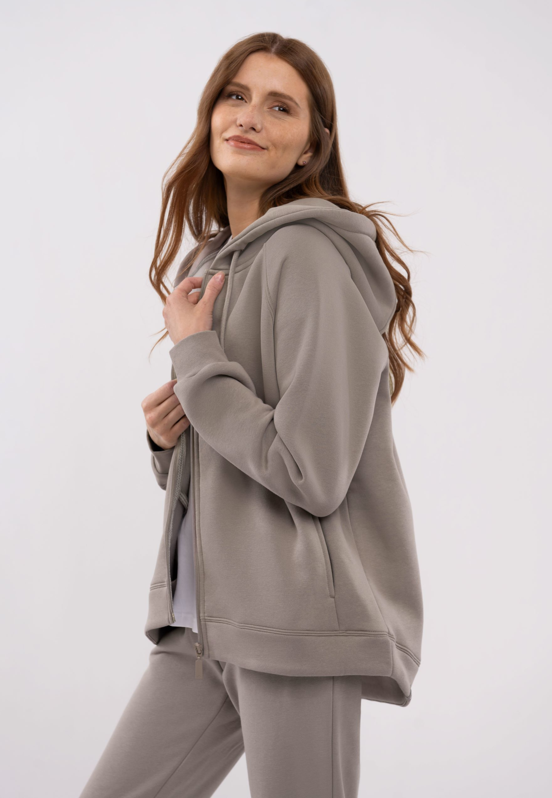 Luźna bluza z kapturem B-TIFFI