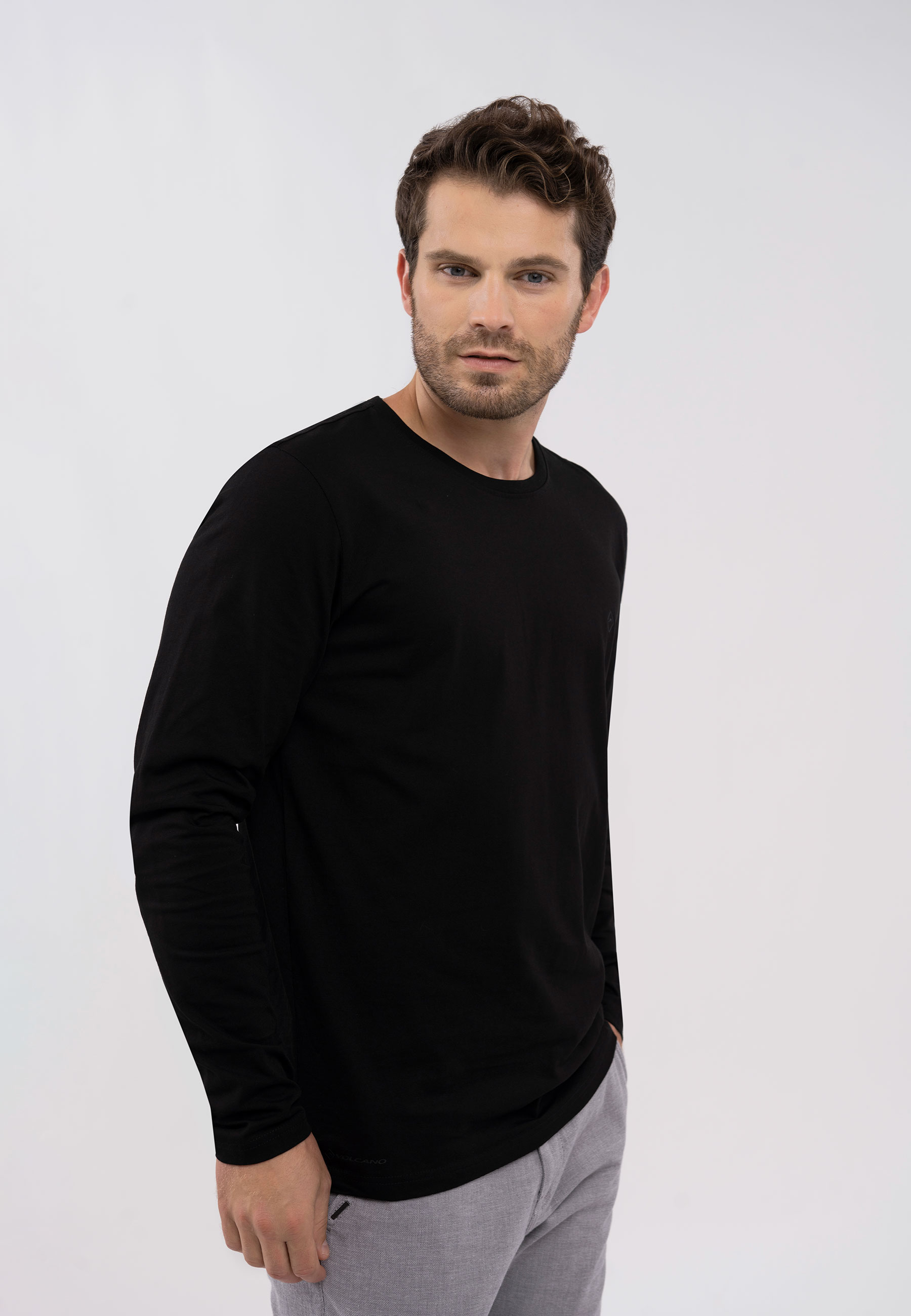 Czarny longsleeve L-HALS