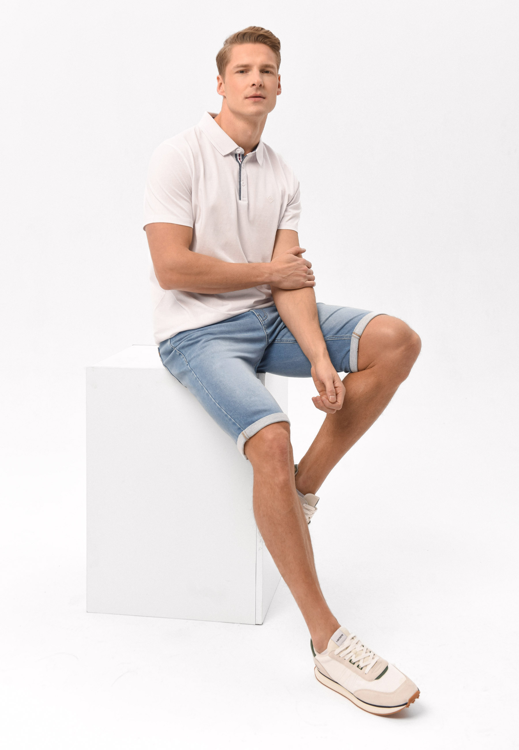 Jasnoniebieskie szorty jeansowe E-MEXT