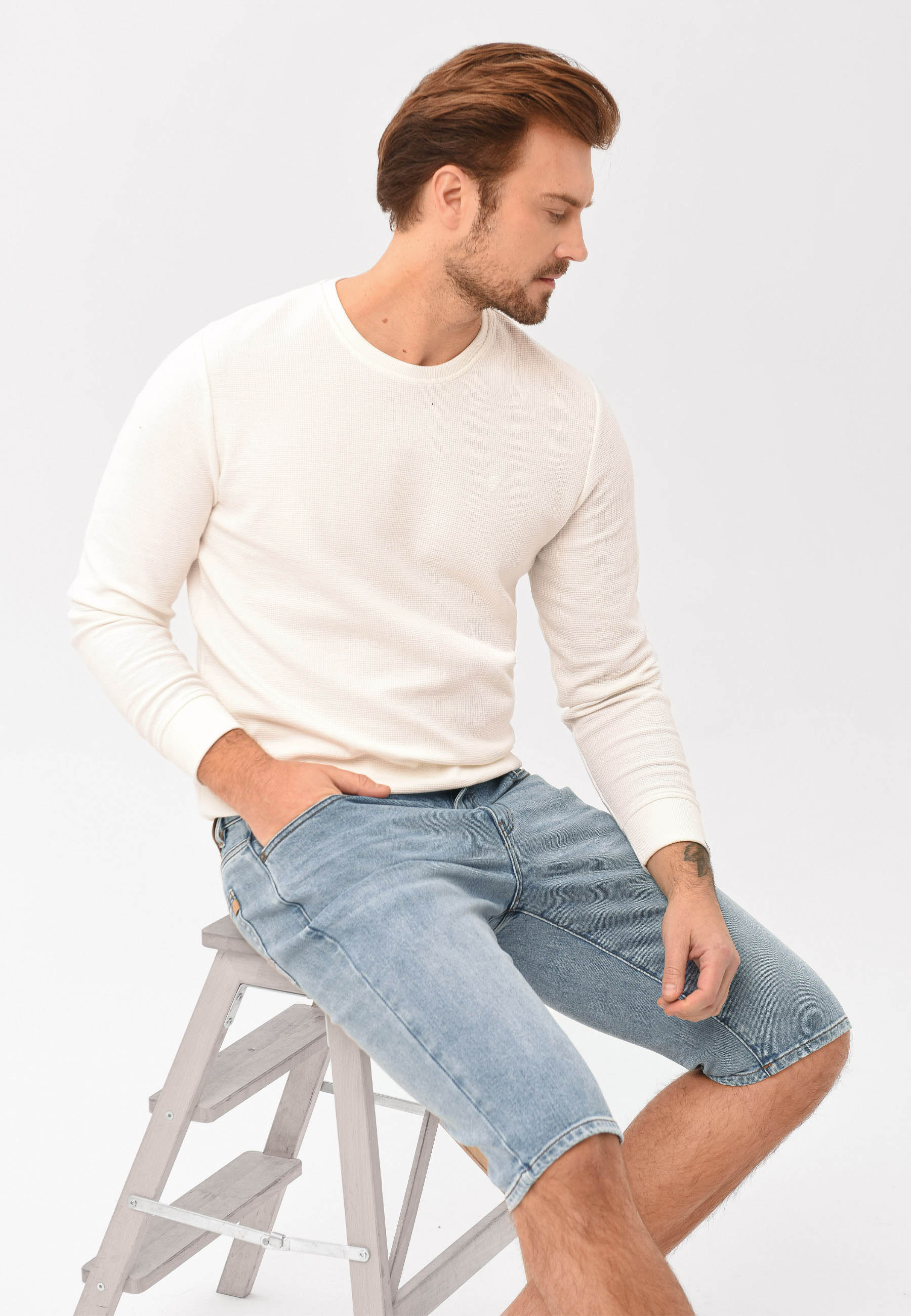 Jasnoniebieskie szorty jeansowe E-BERGS