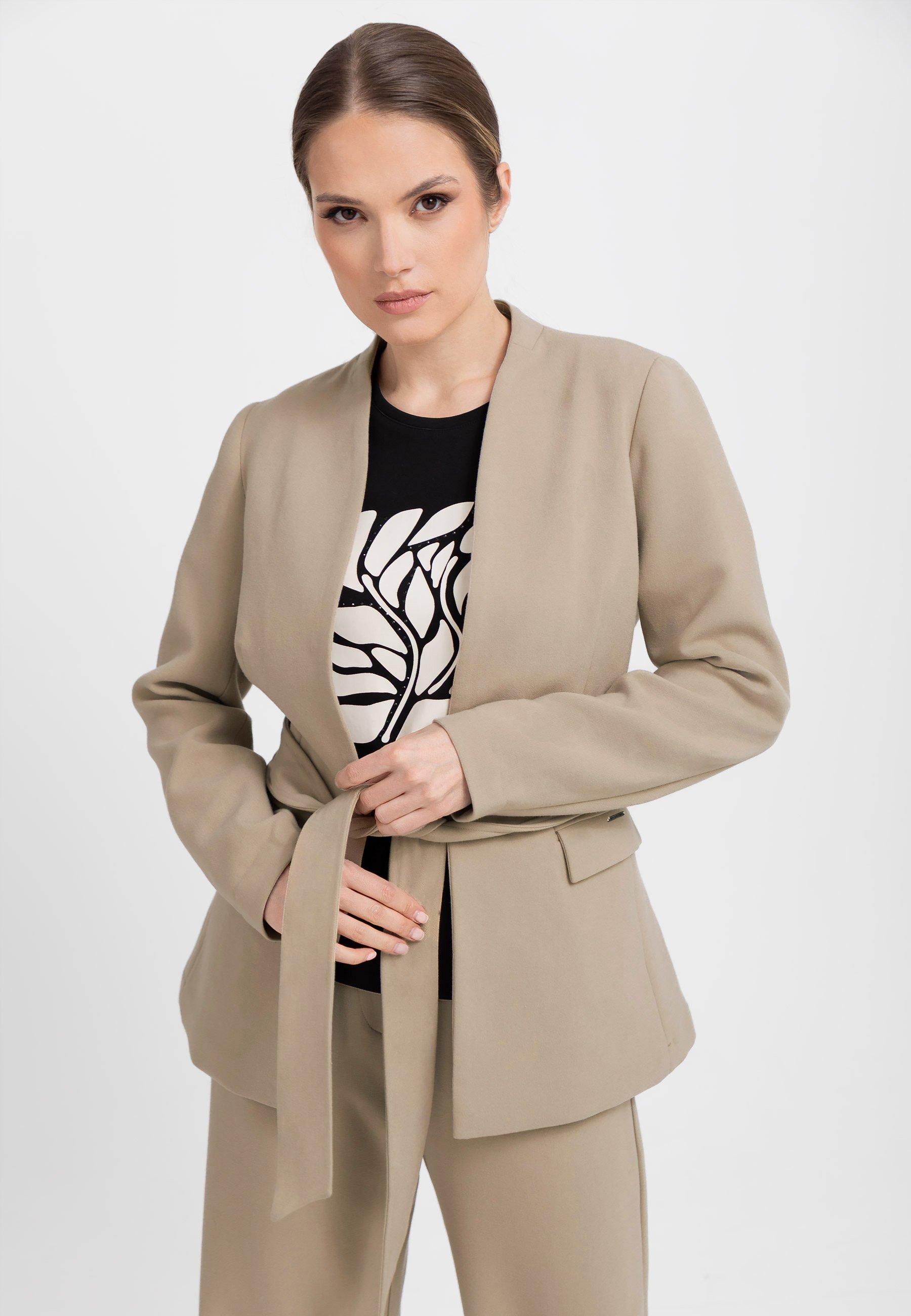 Beżowy żakiet JB-MIRELLA