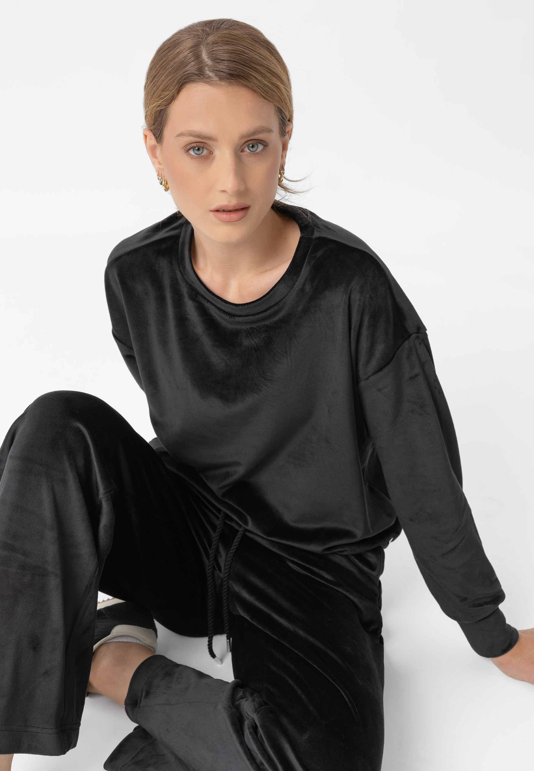 Welurowa bluza B-CARLA