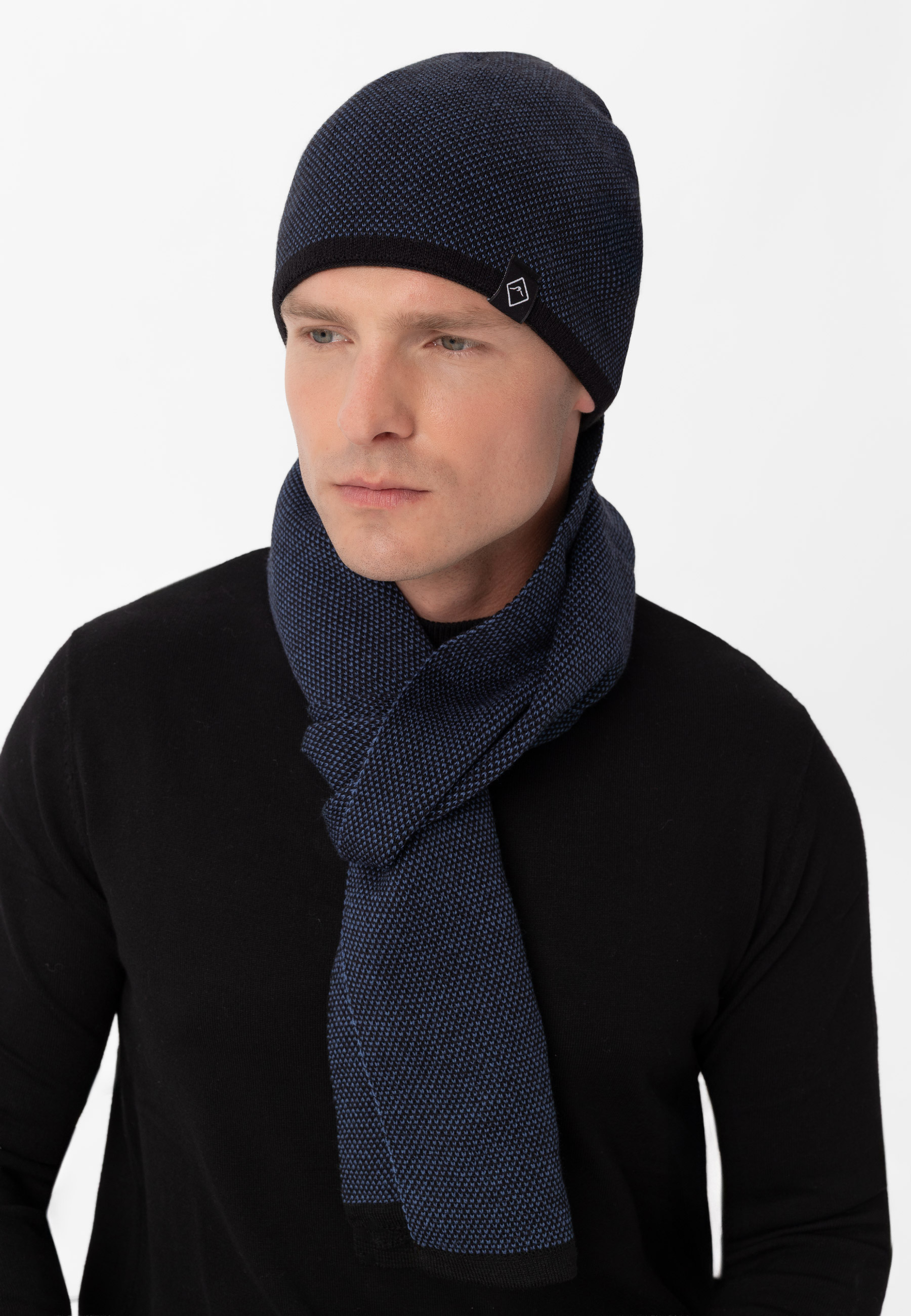 Klasyczny szal zimowy H-DARK