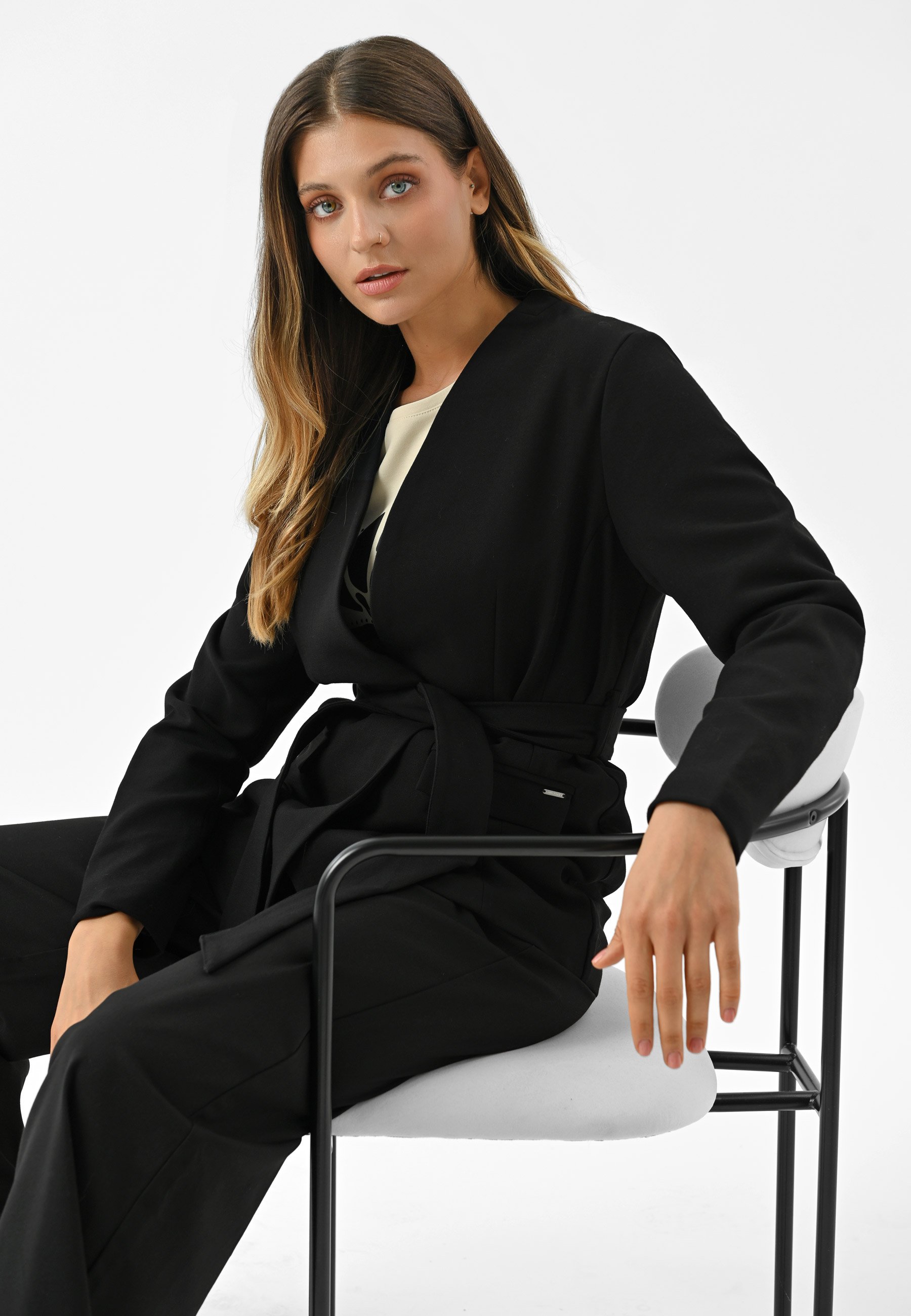 Czarny żakiet JB-MIRELLA