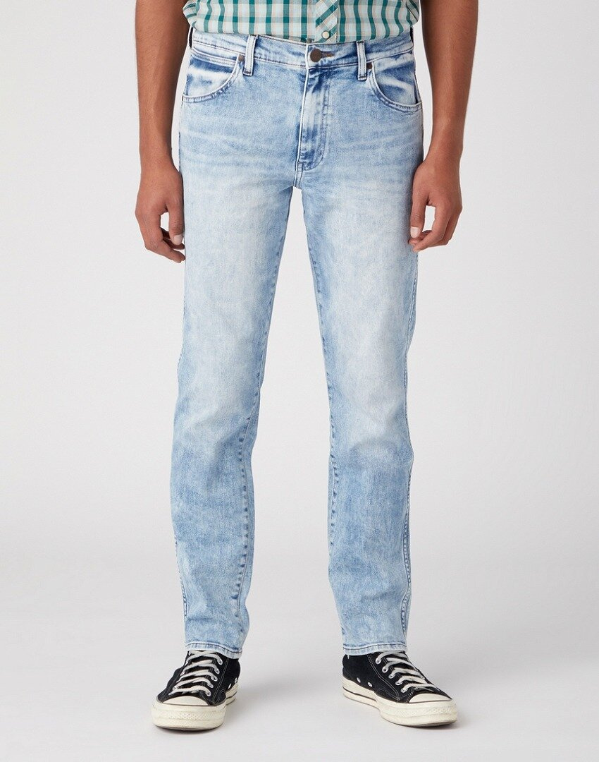 WRANGLER LARSTON MĘSKIE SPODNIE JEANSOWE DUSKY CLOUD W18SYJZ53 112331151