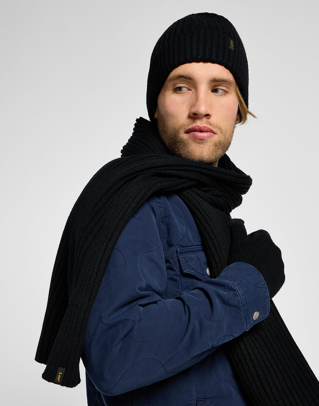 Męski zestaw zimowy LEE – czapka, szalik i rękawiczki czarne (Black XMAS Pack 112342469)