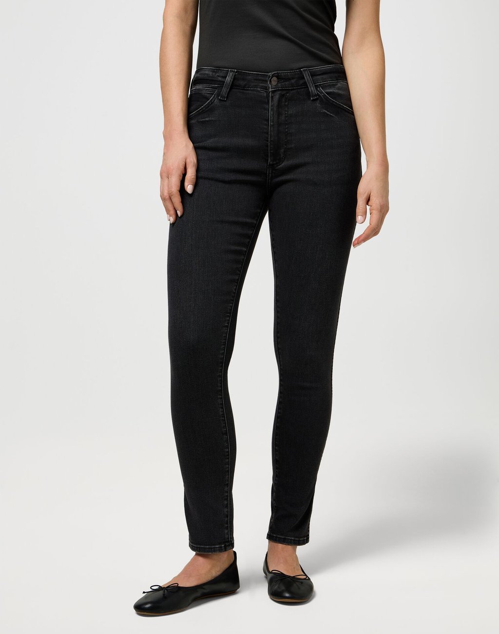 DAMSKIE SPODNIE WRANGLER SIENNA BLACK WASH 112371164