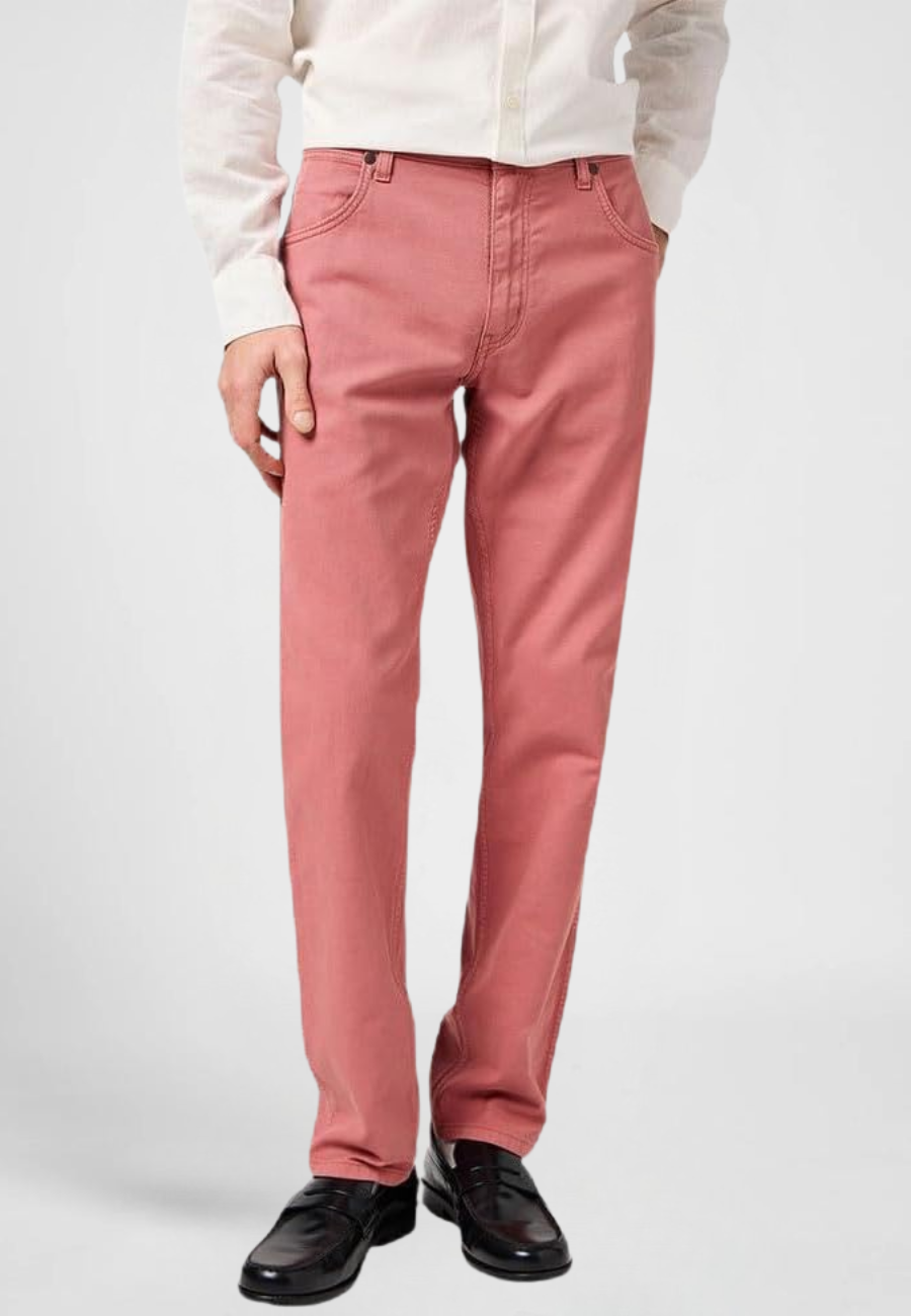 MESKIE SPODNIE WRANGLER GREENSBORO DESERT ROSE 112362445