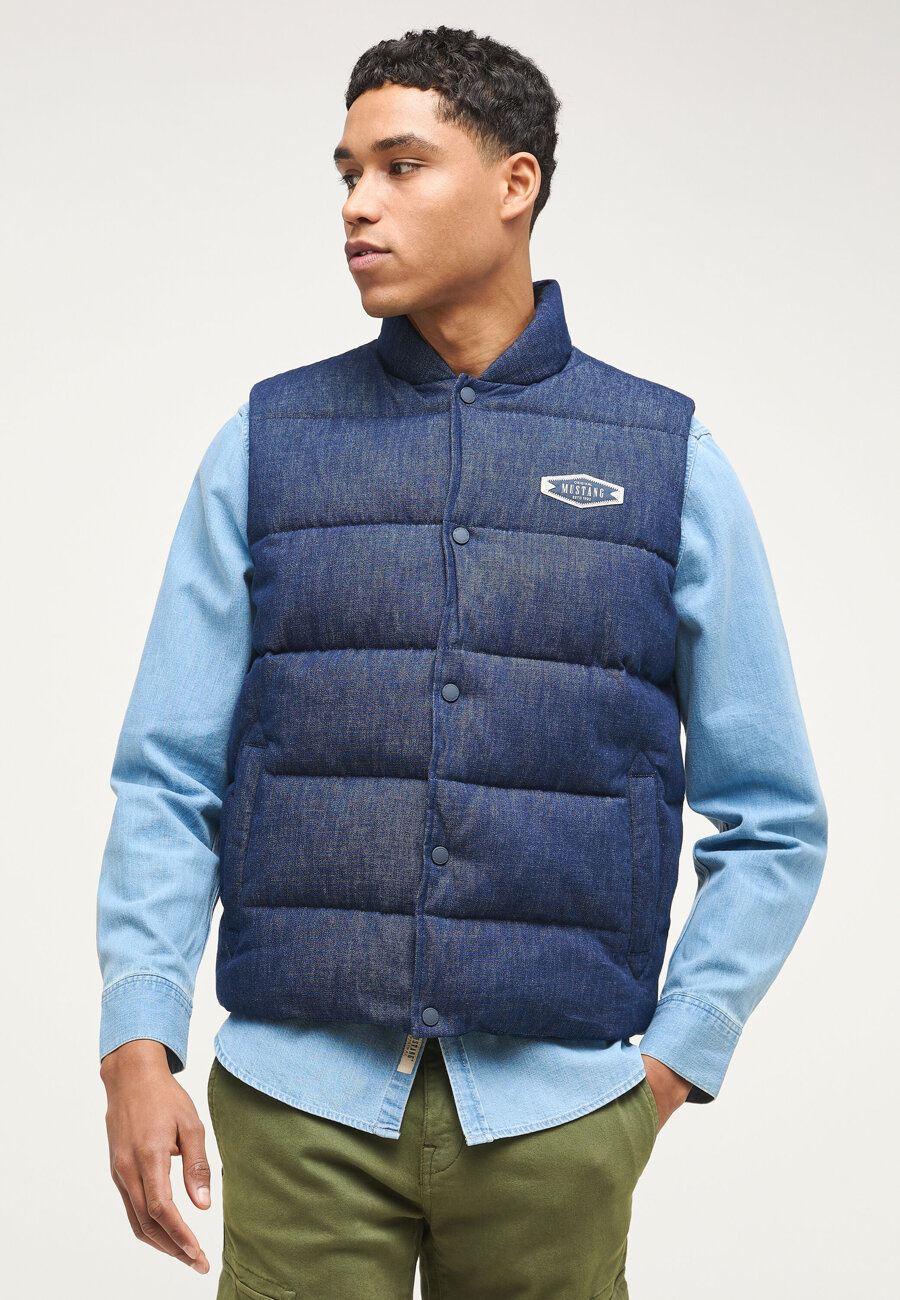 MĘSKI BEZRĘKAWNIK MUSTANG Dennis Denim Quilt Denim Blue 1013496 5000 800