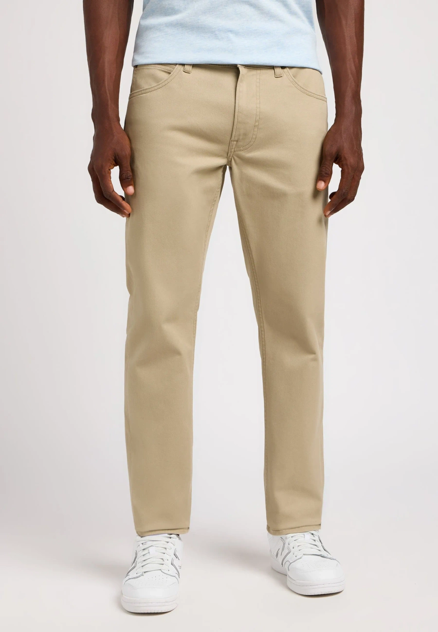 MESKIE SPODNIE MATERIALOWE LEE DAREN ZIP FLY KANSAS CITY KHAKI 112349219